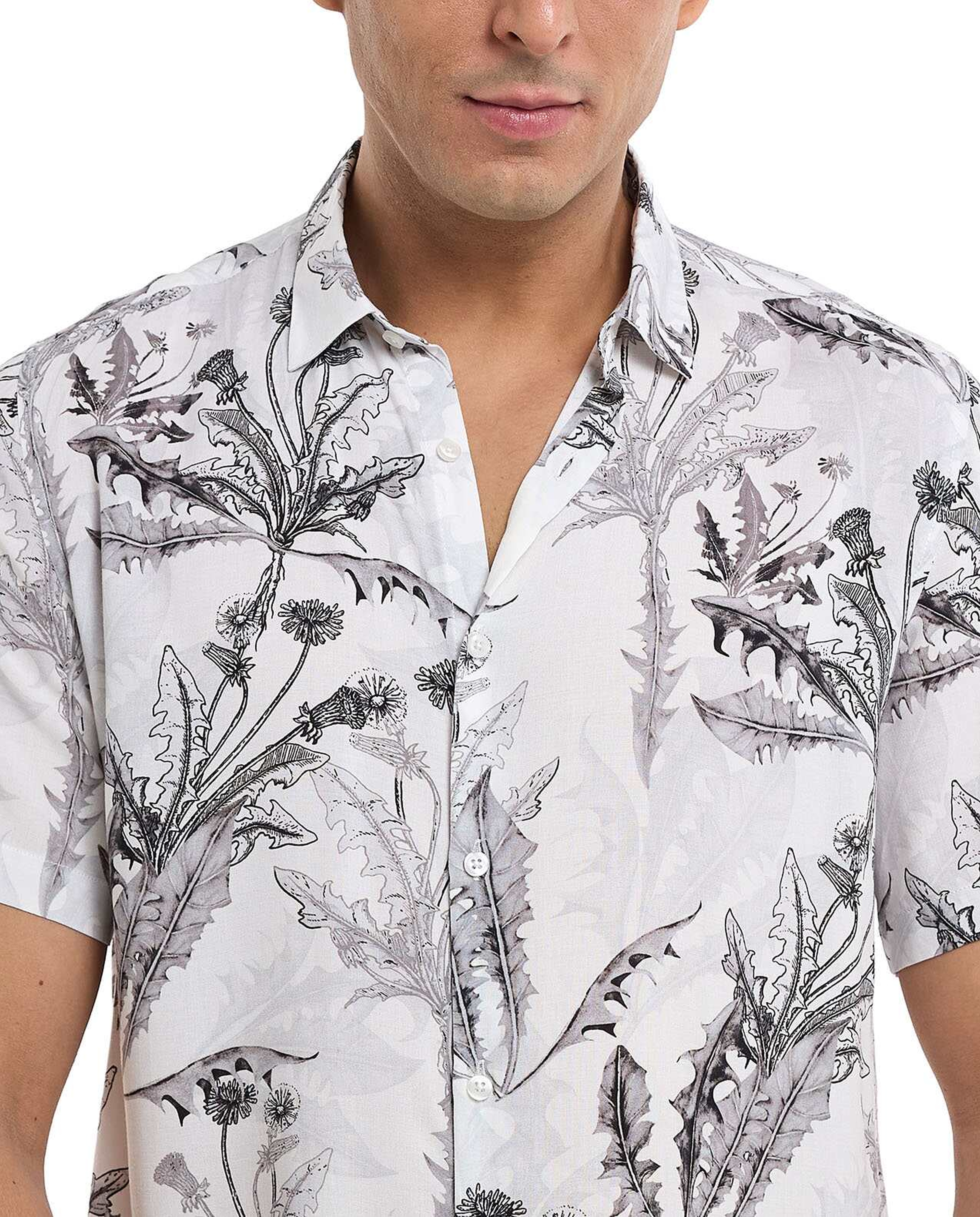 Patterned Shirt with Classic Collar and Short Sleeves