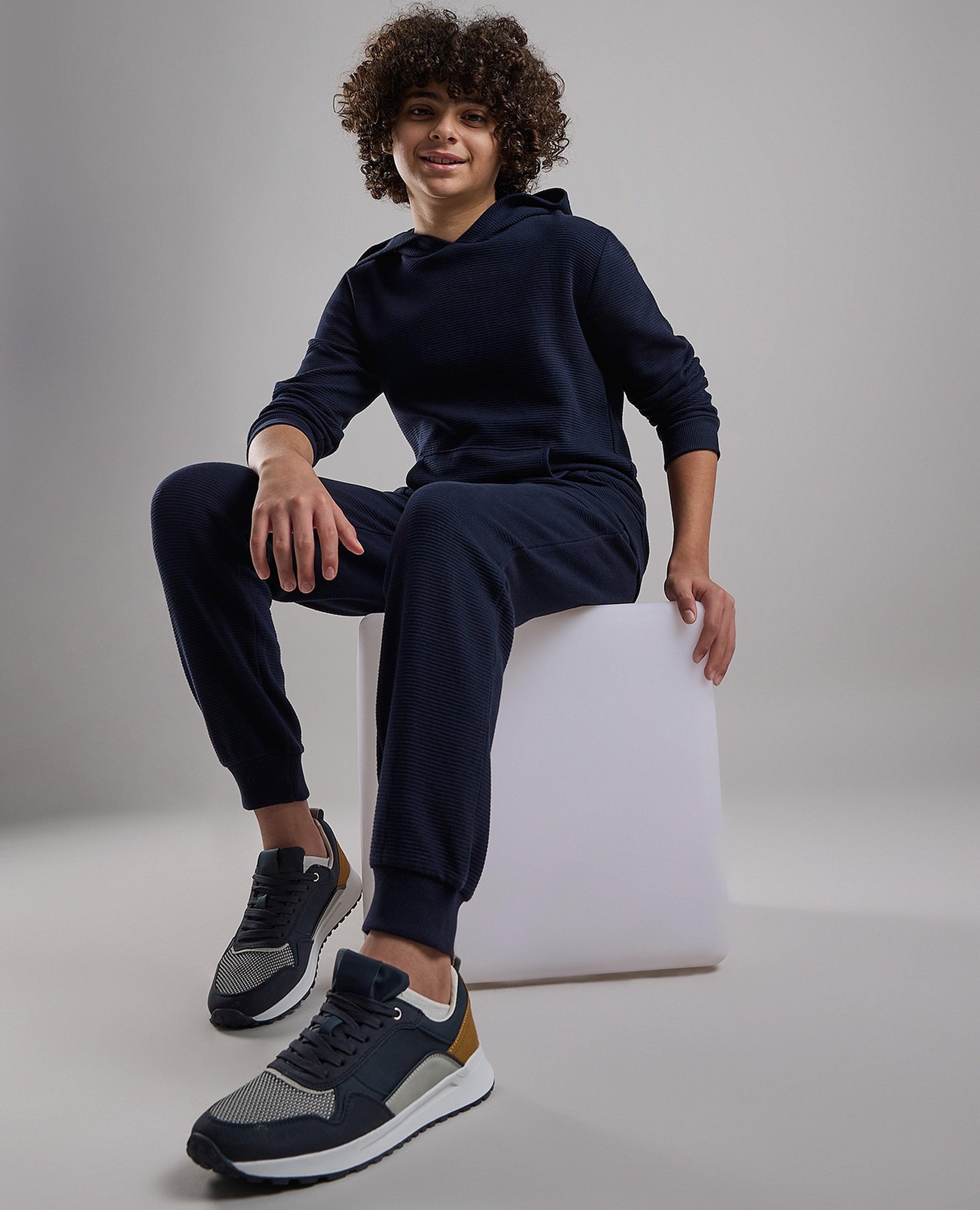 جوغر سادة برباط على الخصر