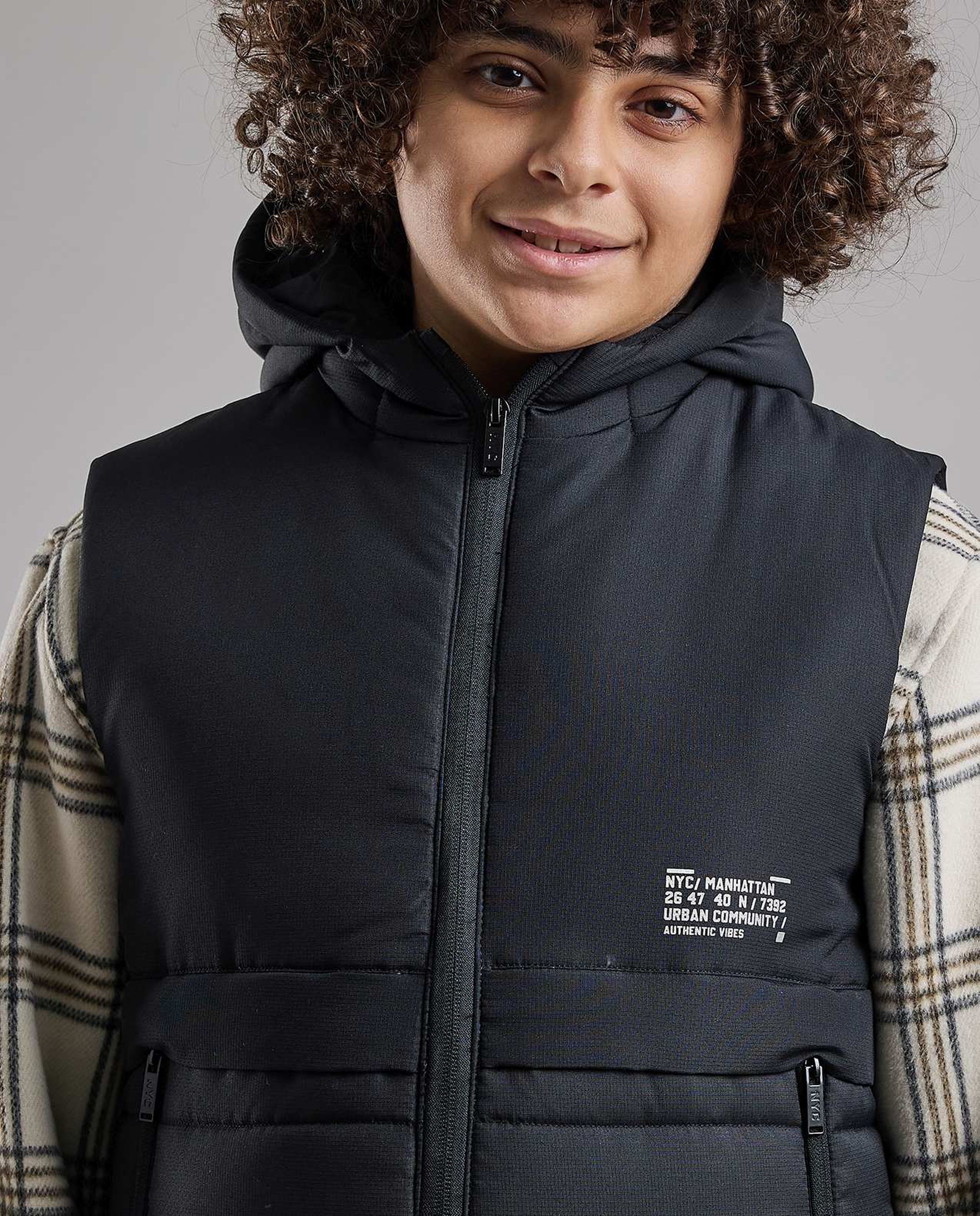 Quilted Hooded Gilet with Zipper Closure