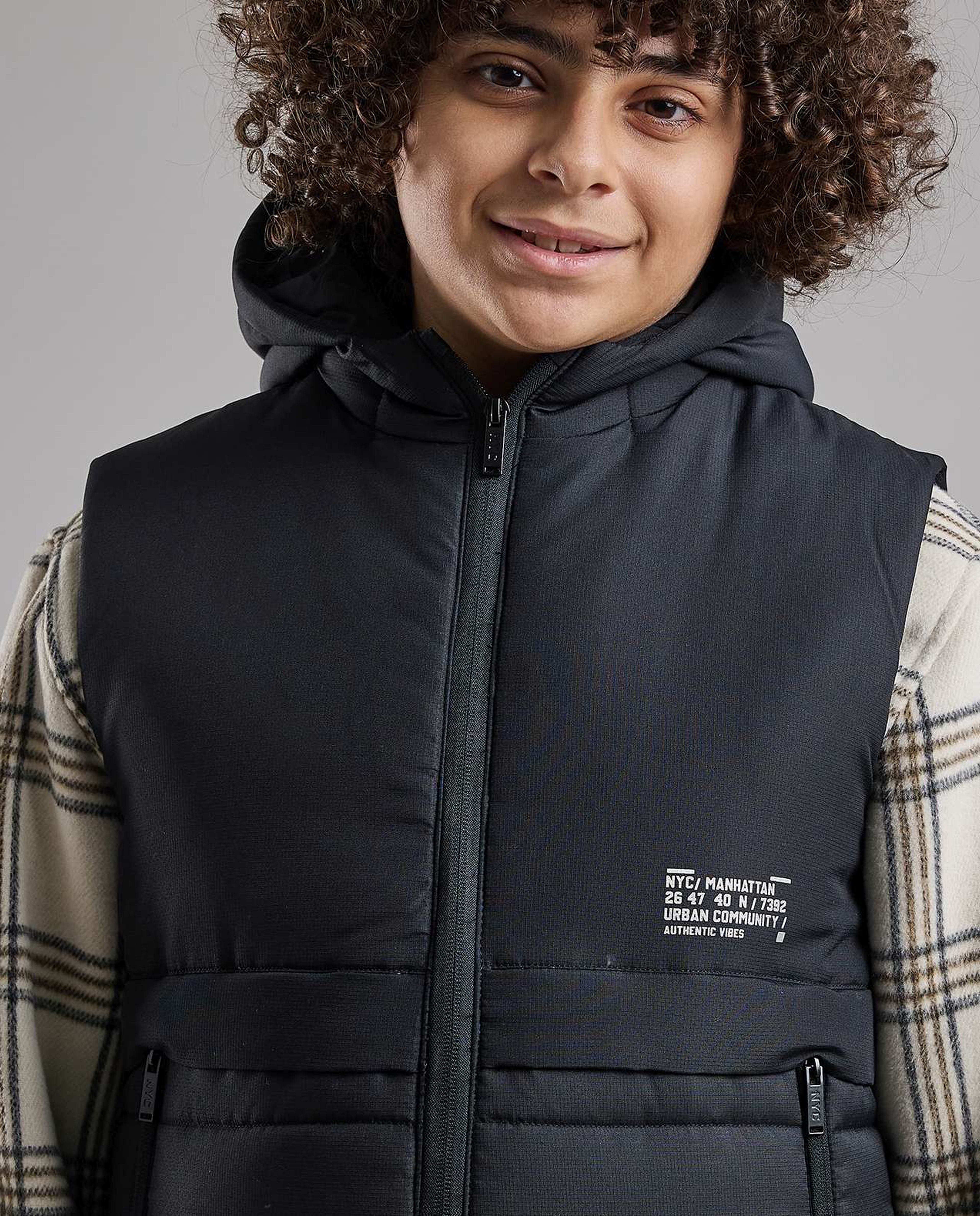 Quilted Hooded Gilet with Zipper Closure