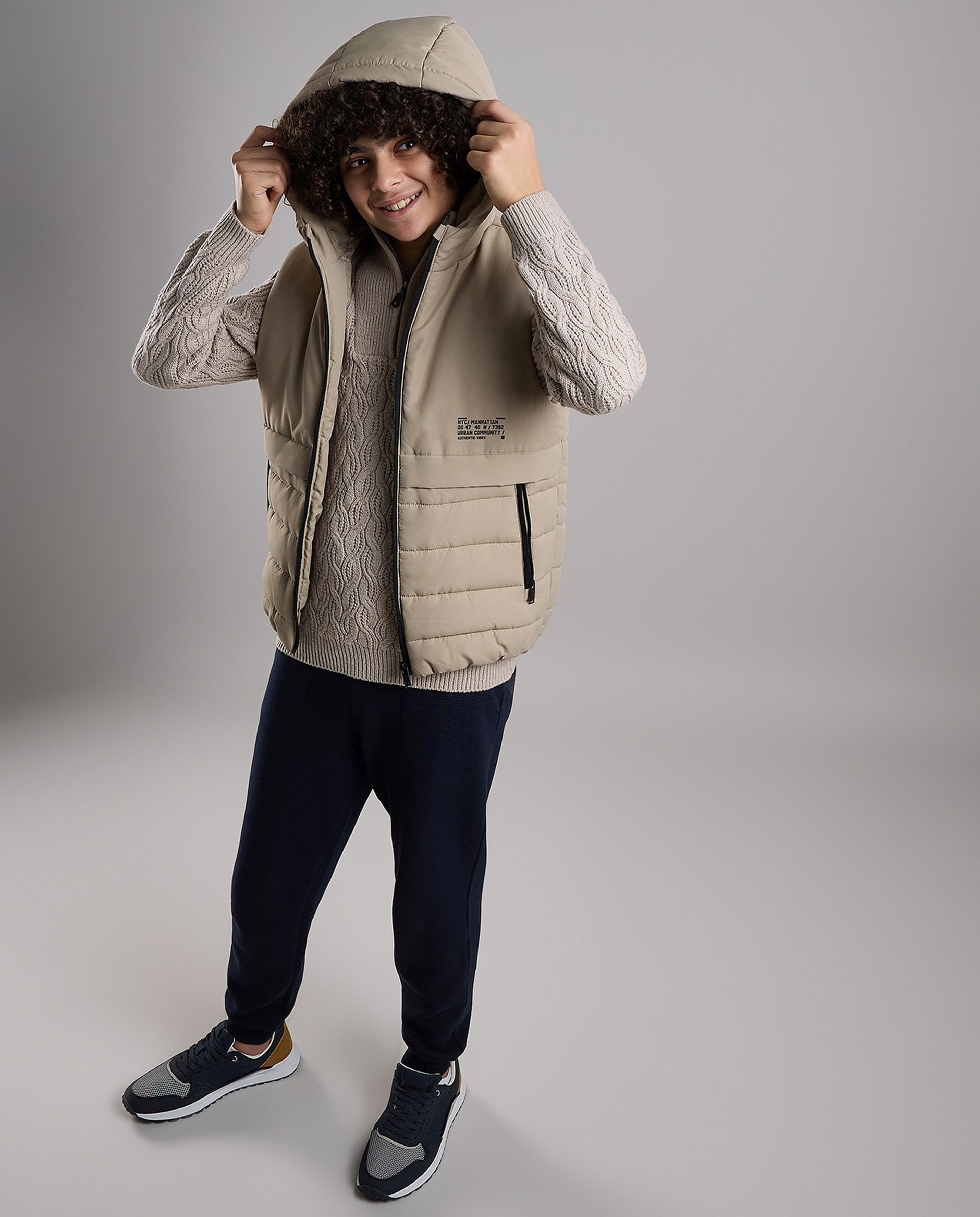 Quilted Hooded Gilet with Zipper Closure