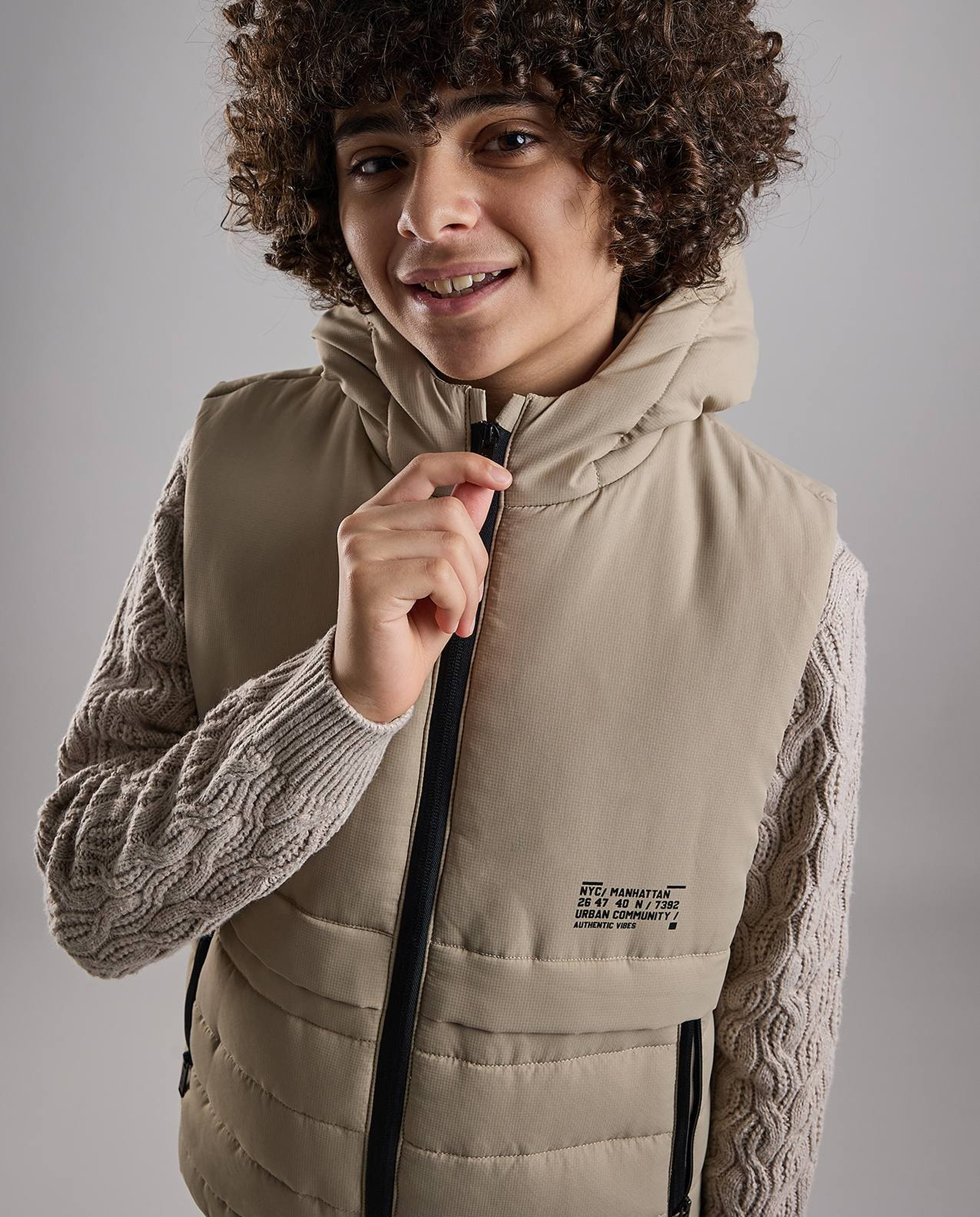 Quilted Hooded Gilet with Zipper Closure