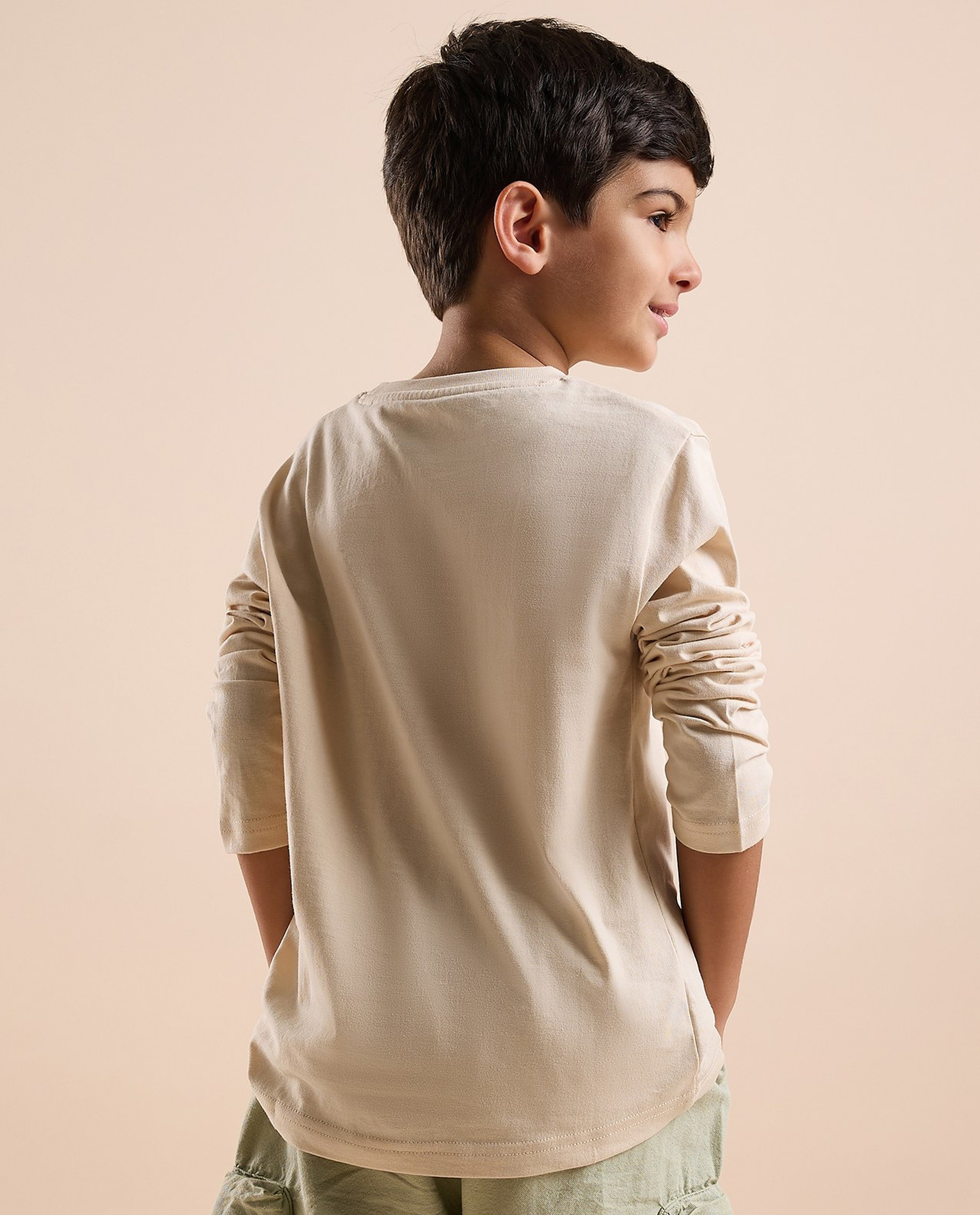 Graphic Print T-Shirt with Crew Neck and Long Sleeves