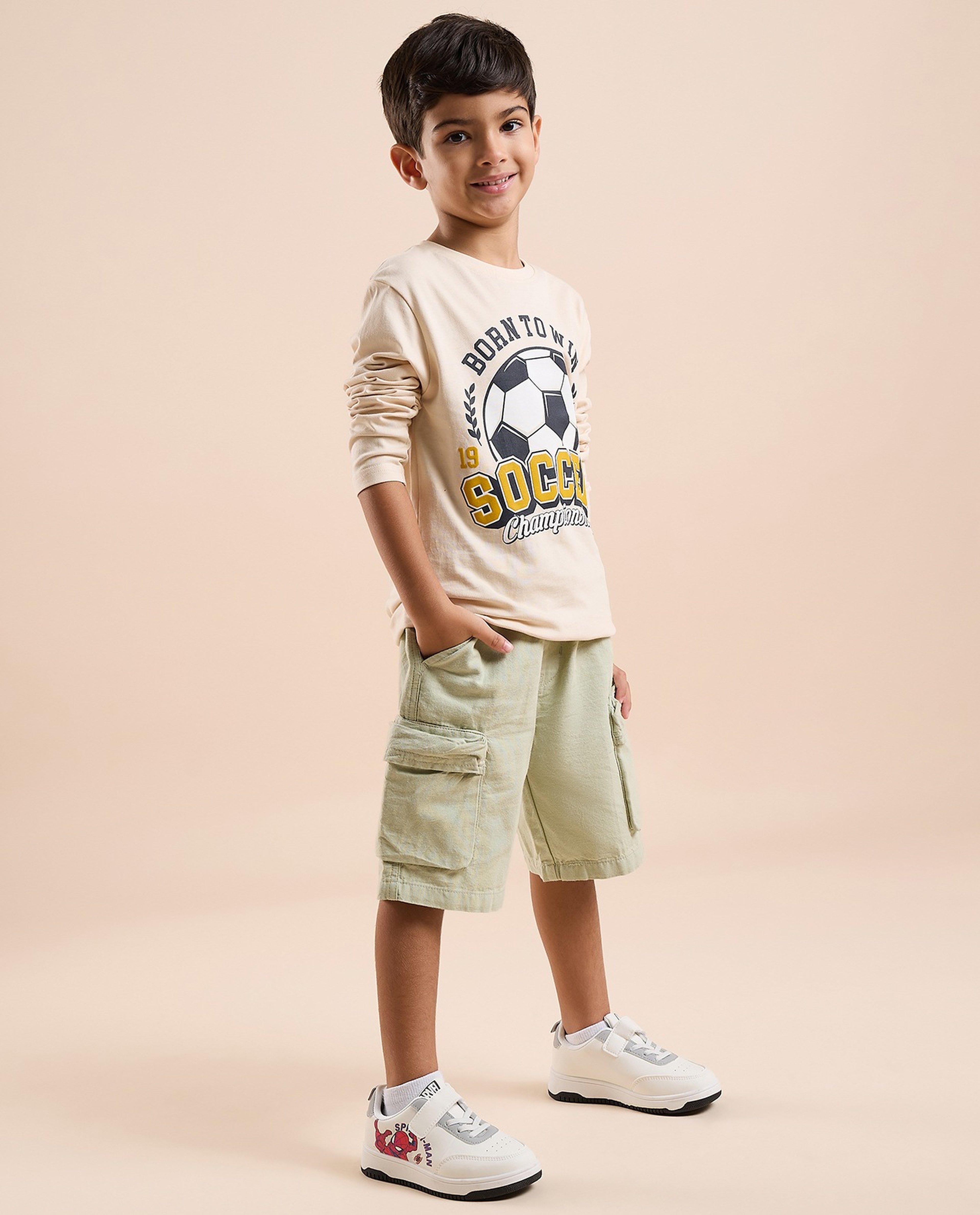 Graphic Print T-Shirt with Crew Neck and Long Sleeves