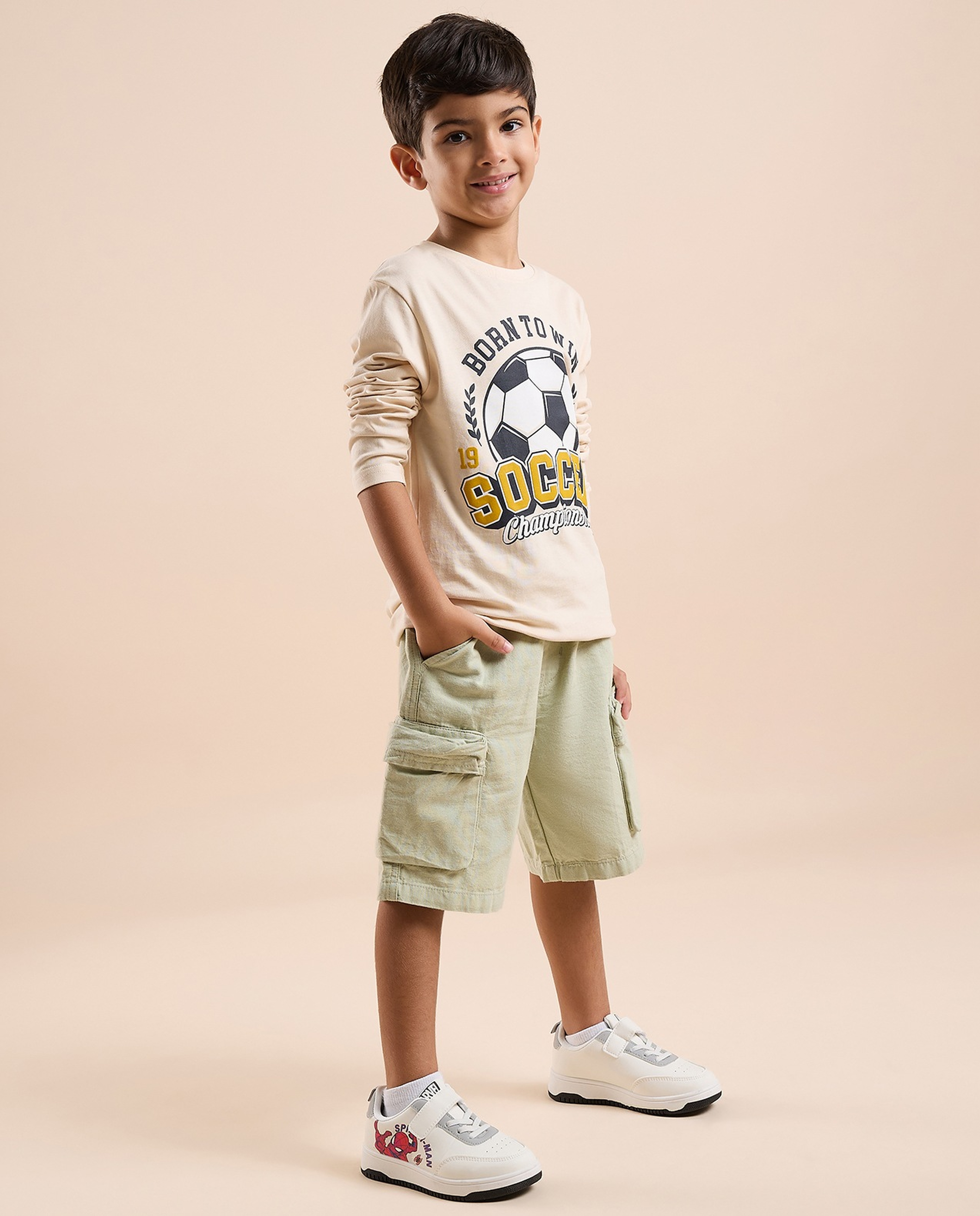 Graphic Print T-Shirt with Crew Neck and Long Sleeves