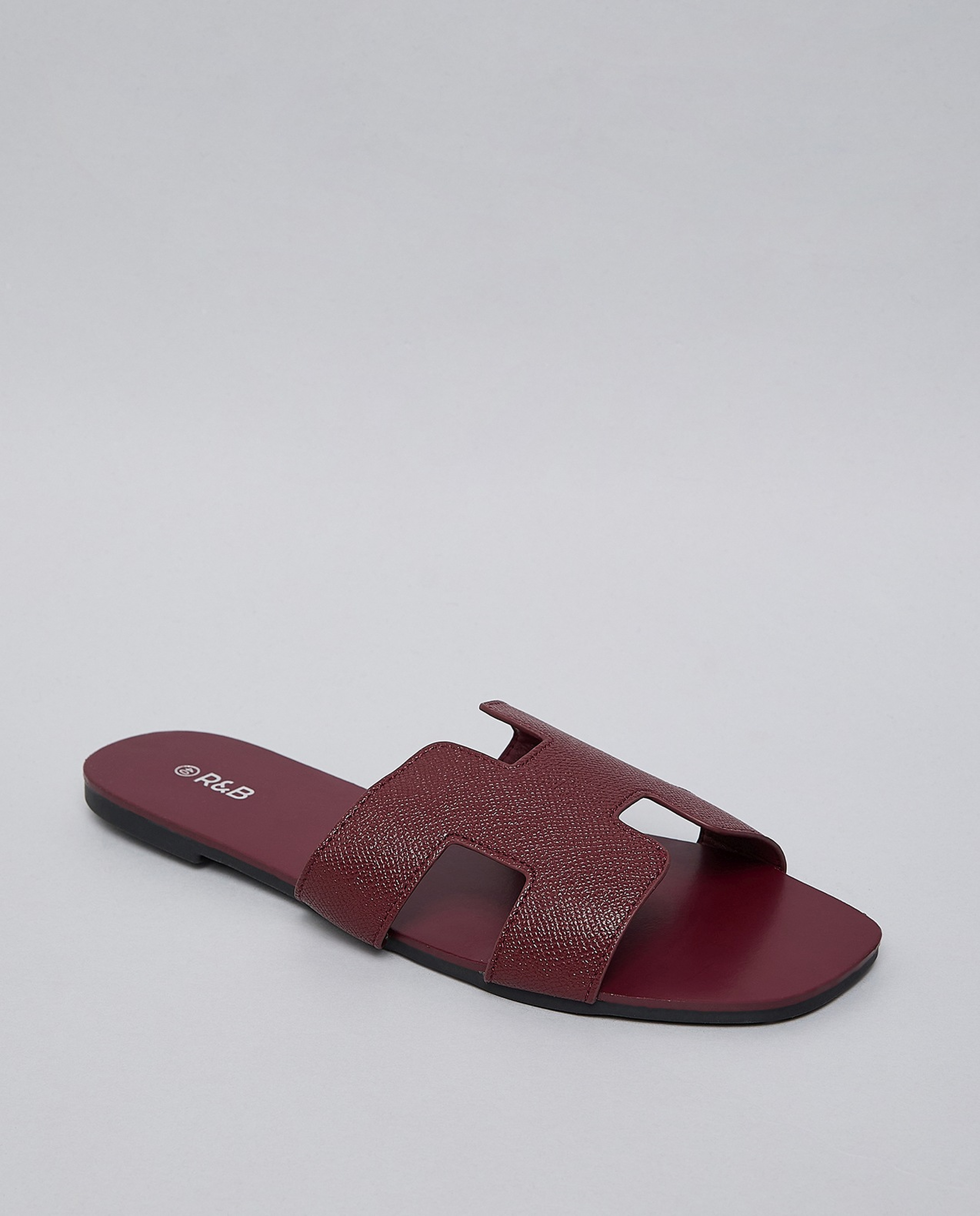 Cut-Out Flat Sandals