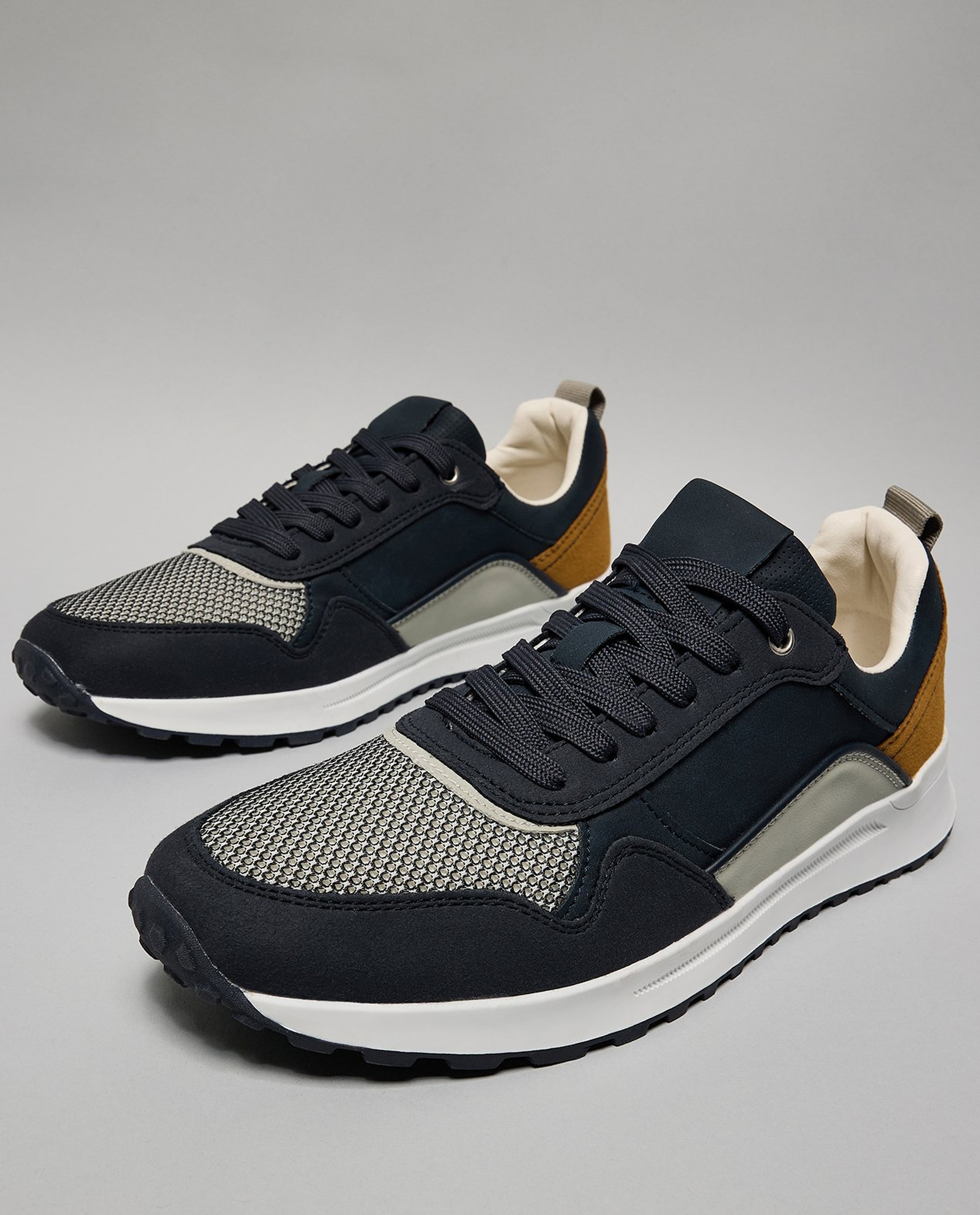 Color Block Low Top Sneakers