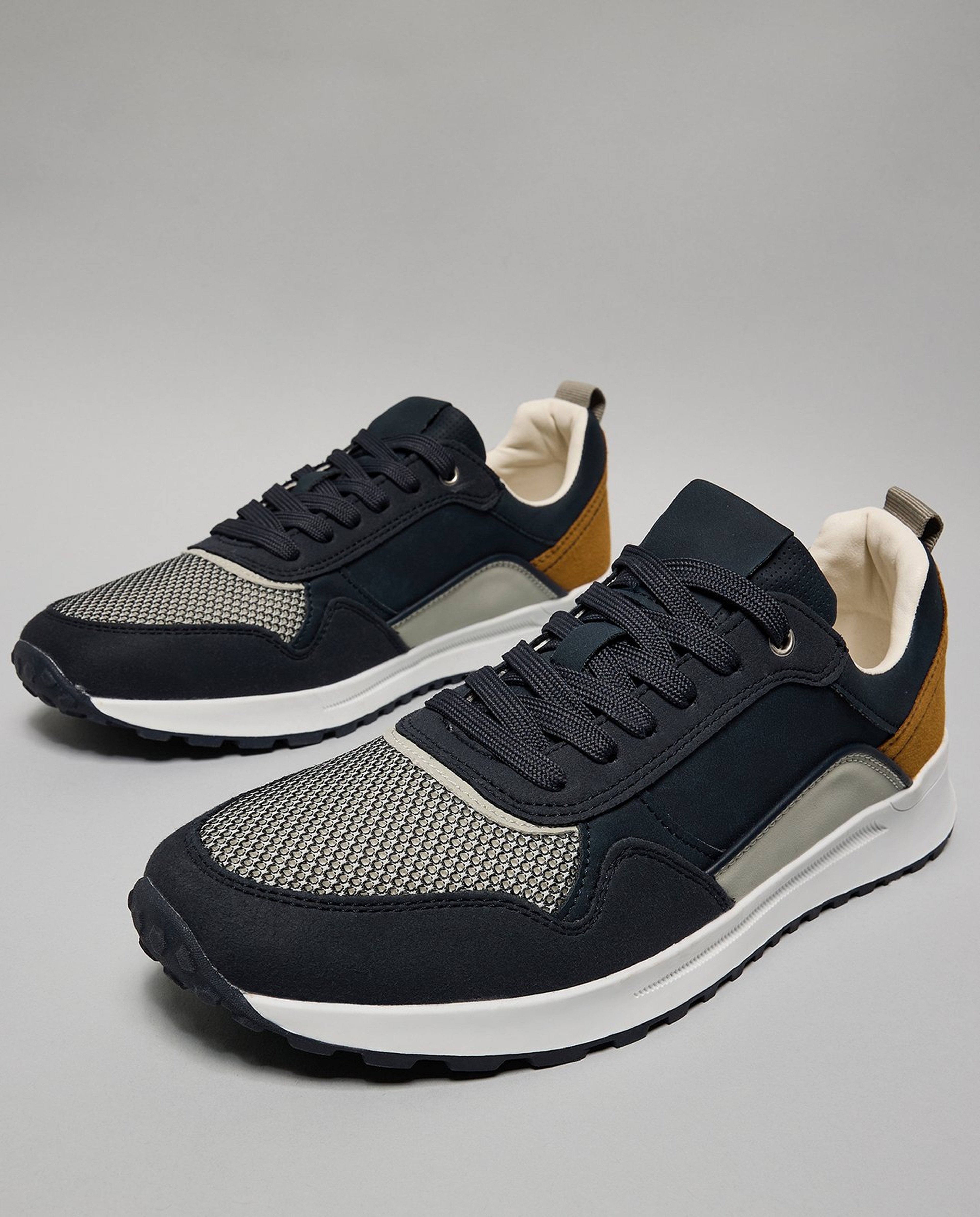 Color Block Low Top Sneakers