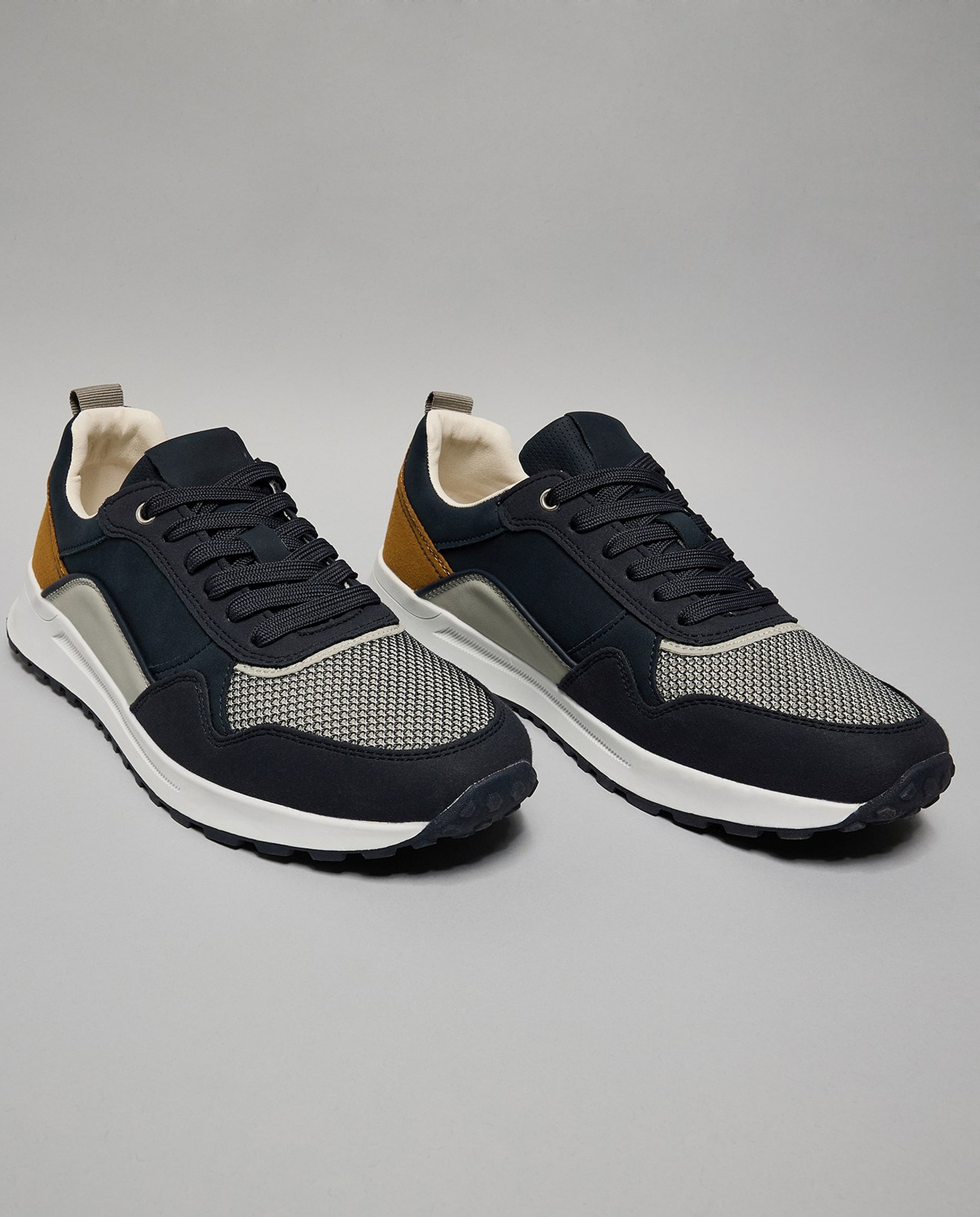 Color Block Low Top Sneakers