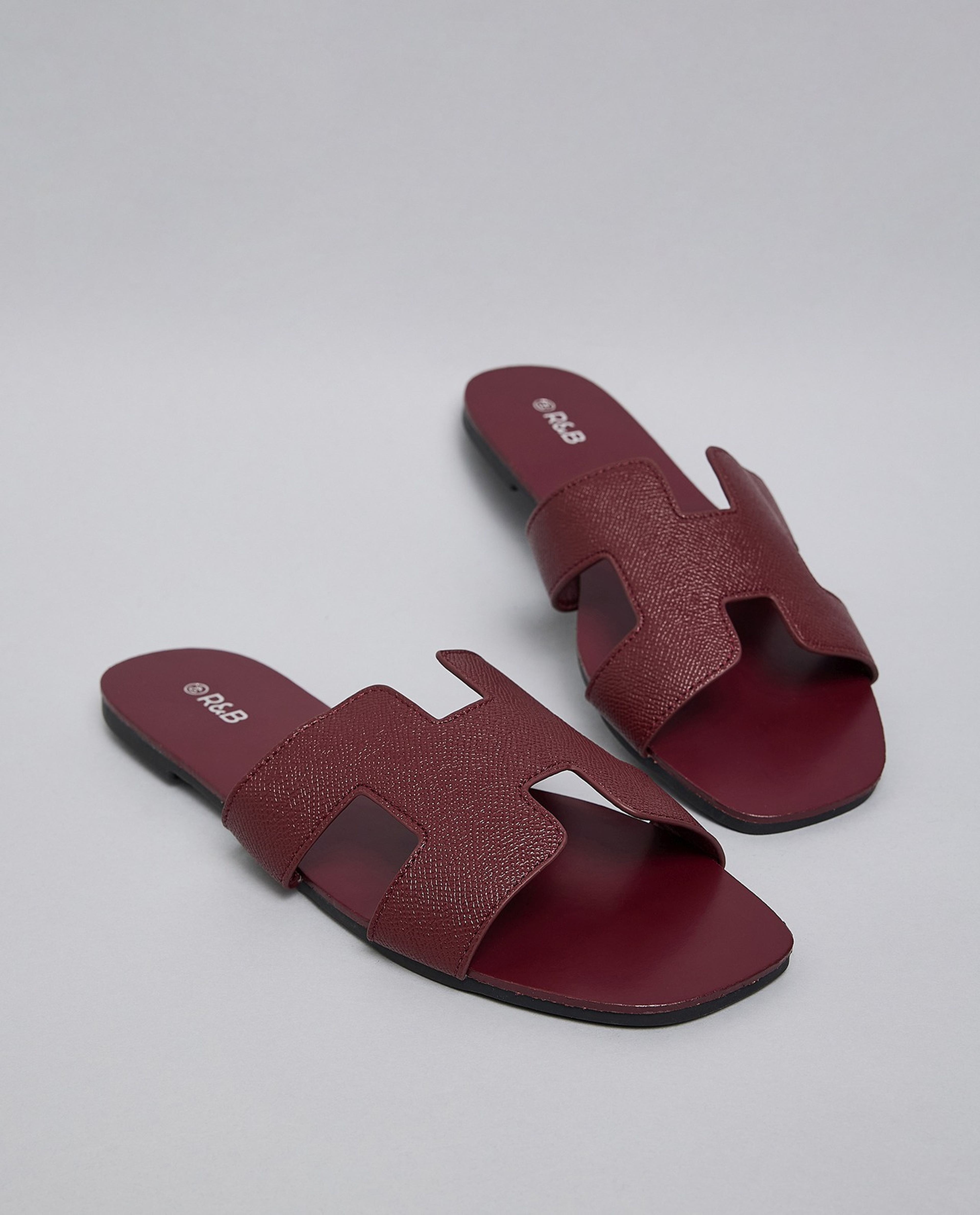 Cut-Out Flat Sandals