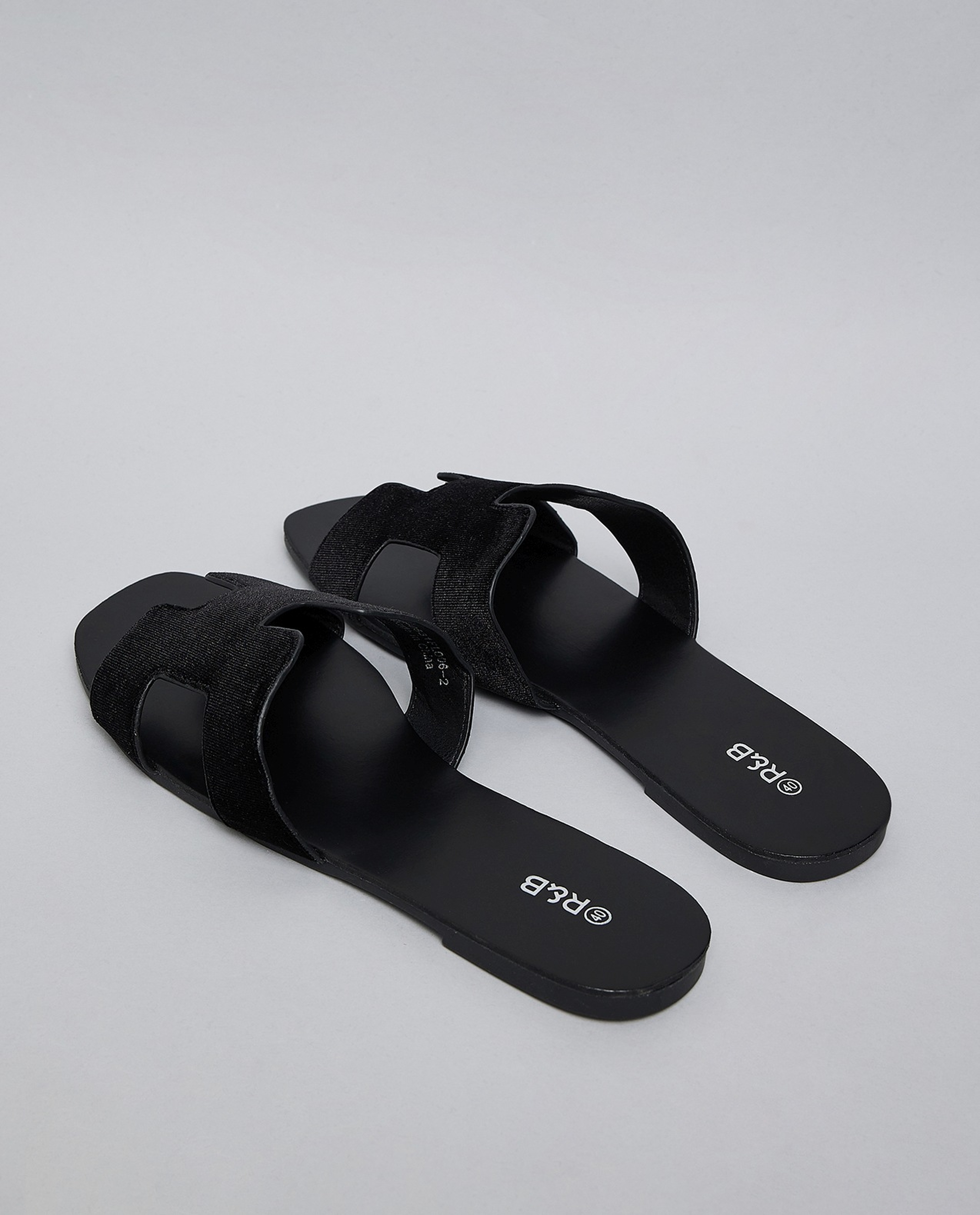 Cut-Out Flat Sandals