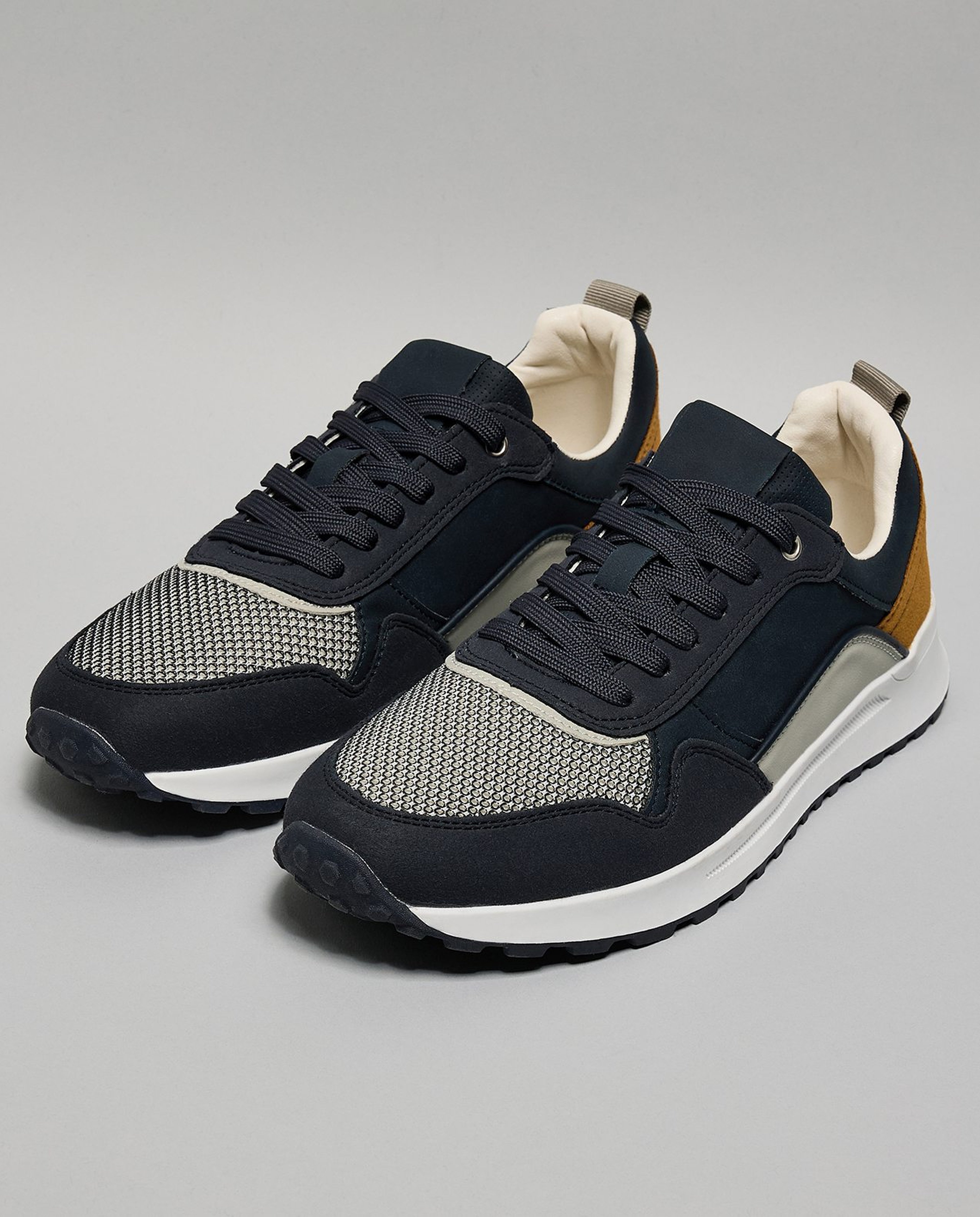 Color Block Low Top Sneakers