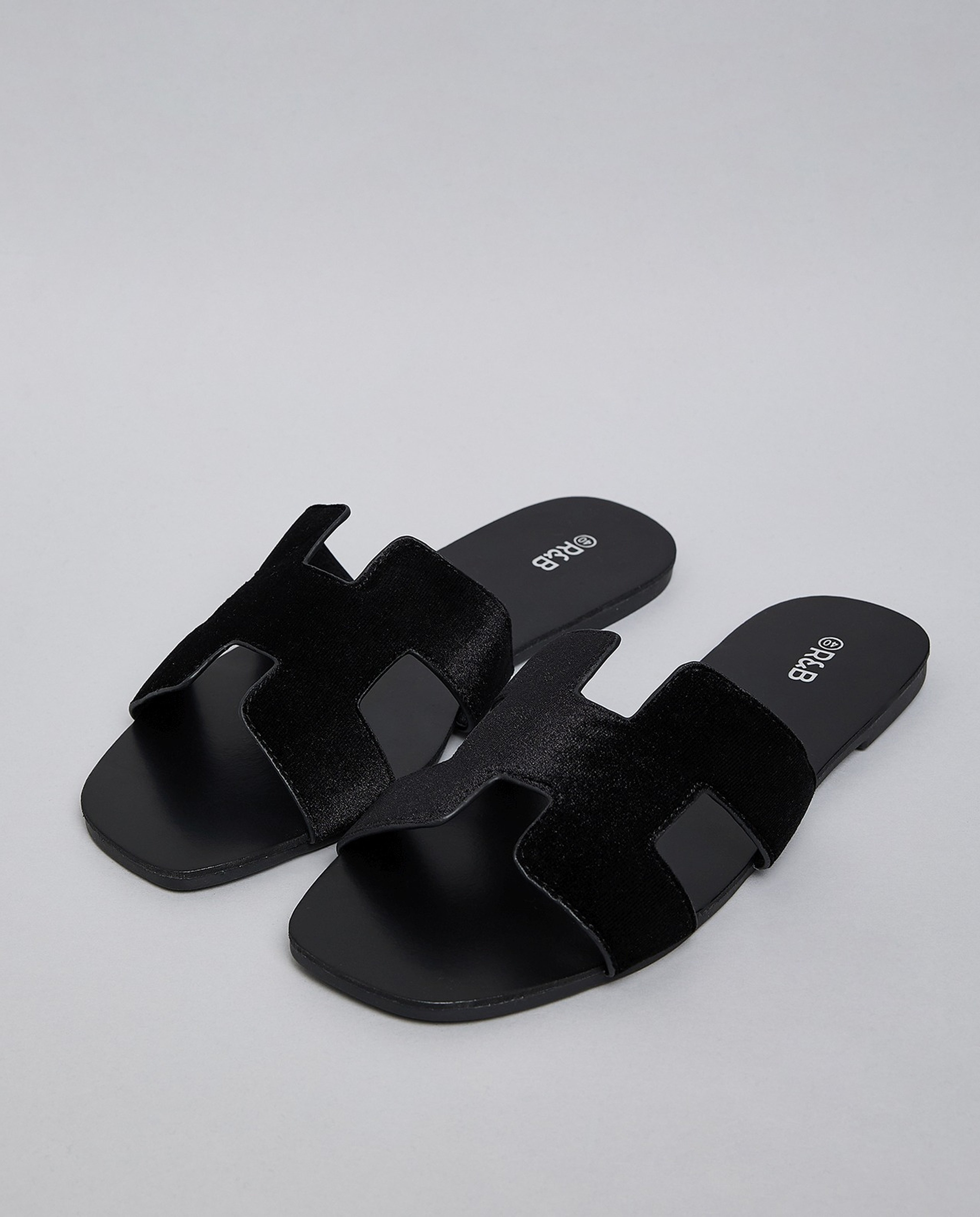 Cut-Out Flat Sandals