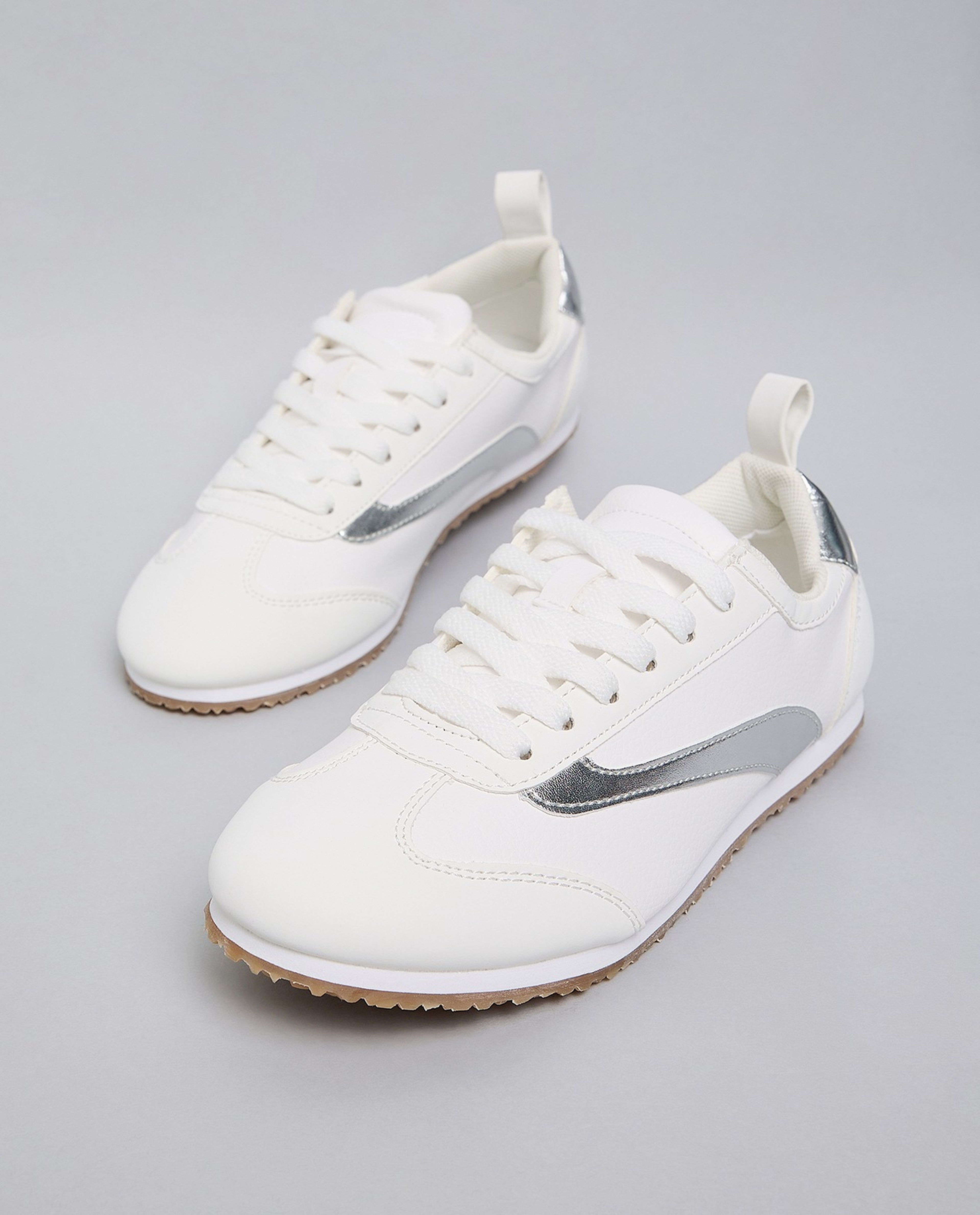 Color Block Lace Up Sneakers