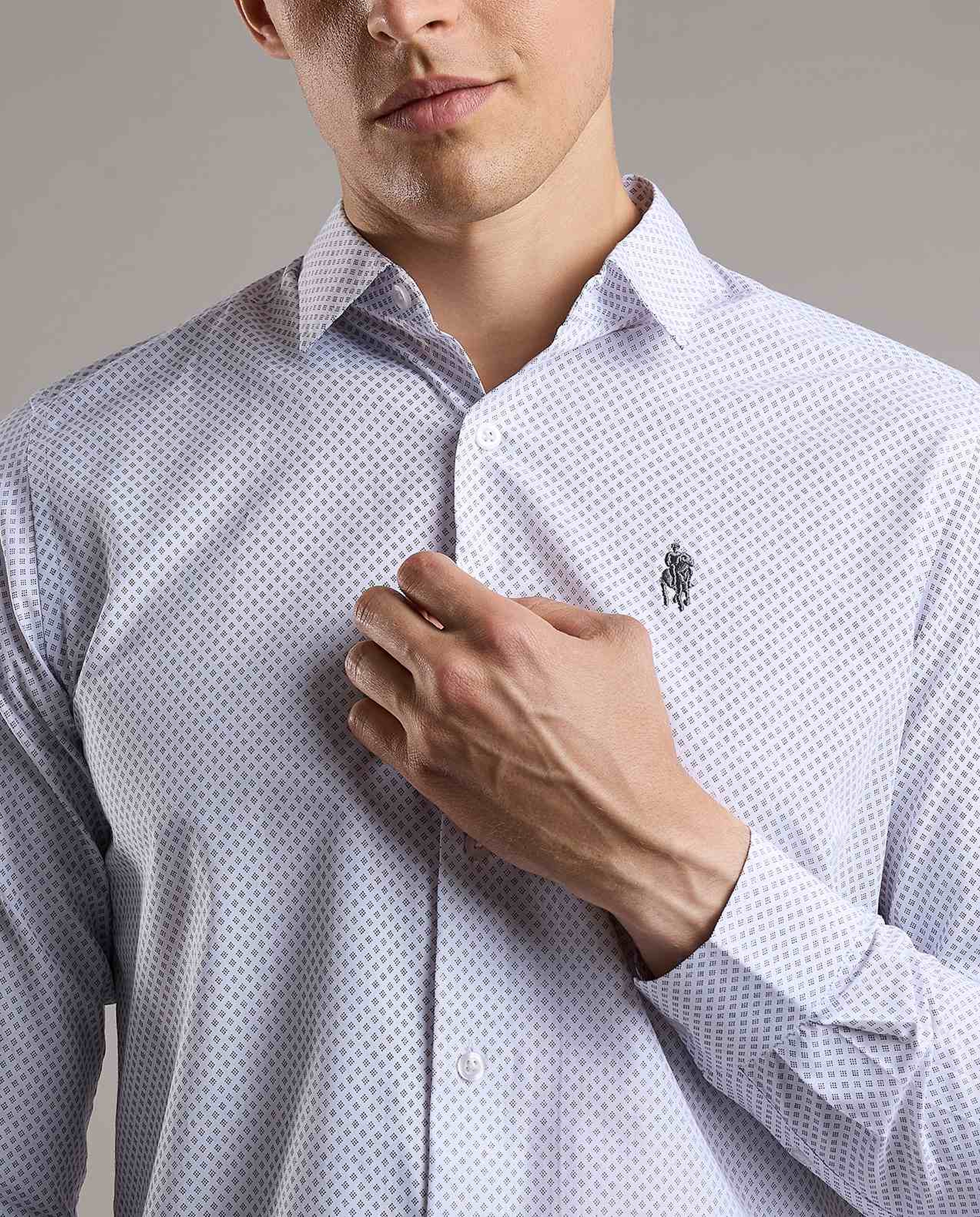 Patterned Shirt with Classic Collar and Long Sleeves