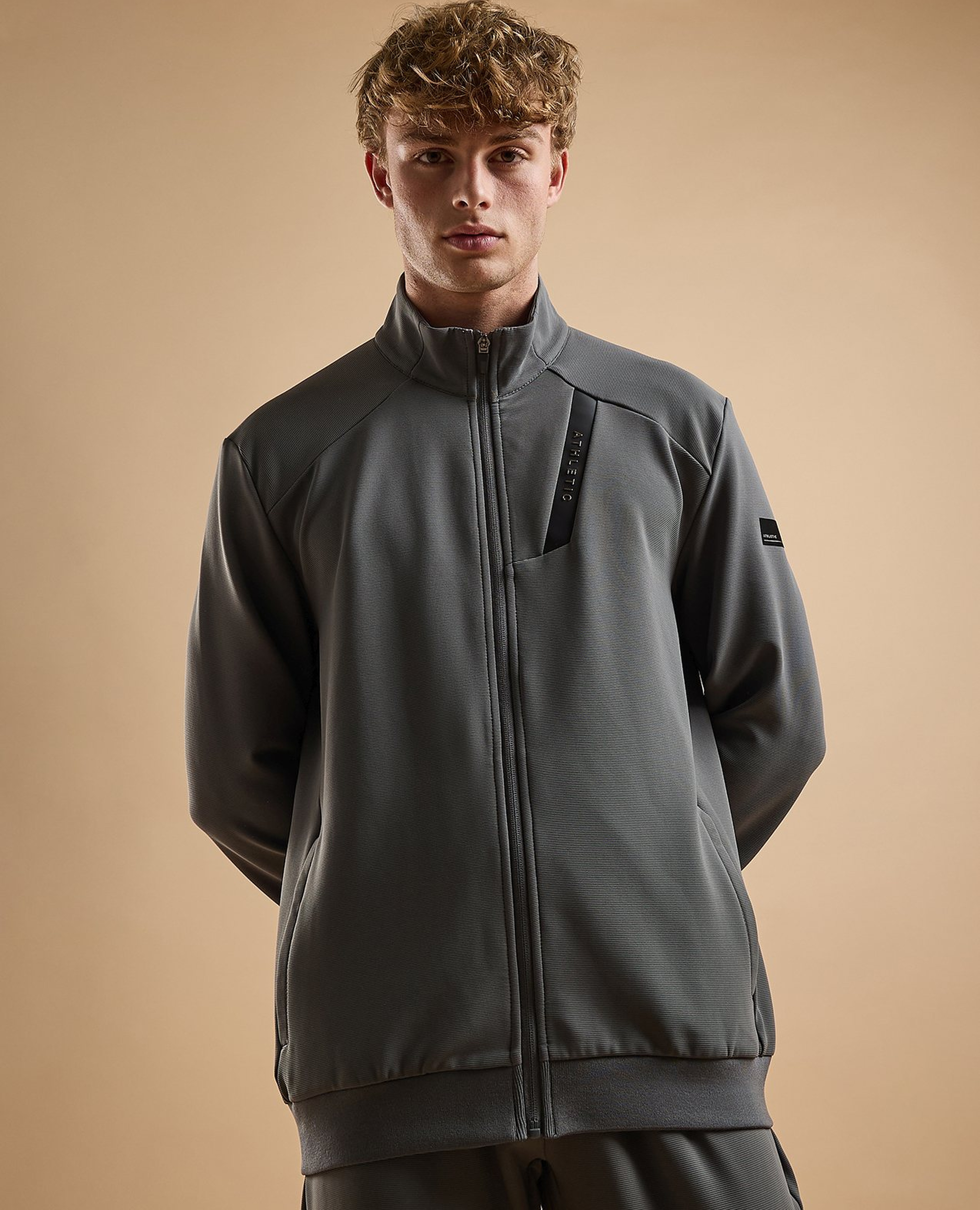 جاكيت سادة بسحاب