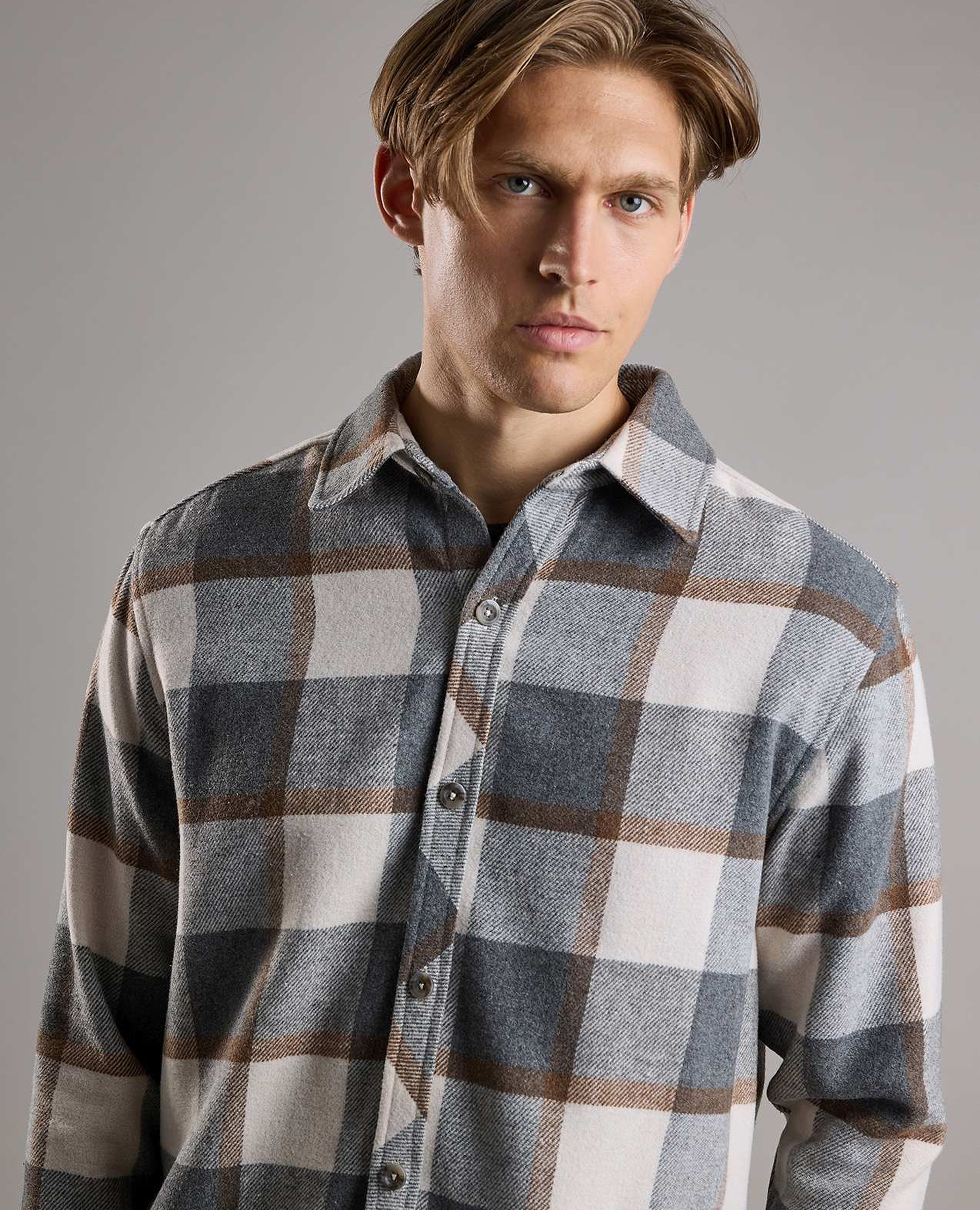 Checked Shirt with Classic Collar and Long Sleeves