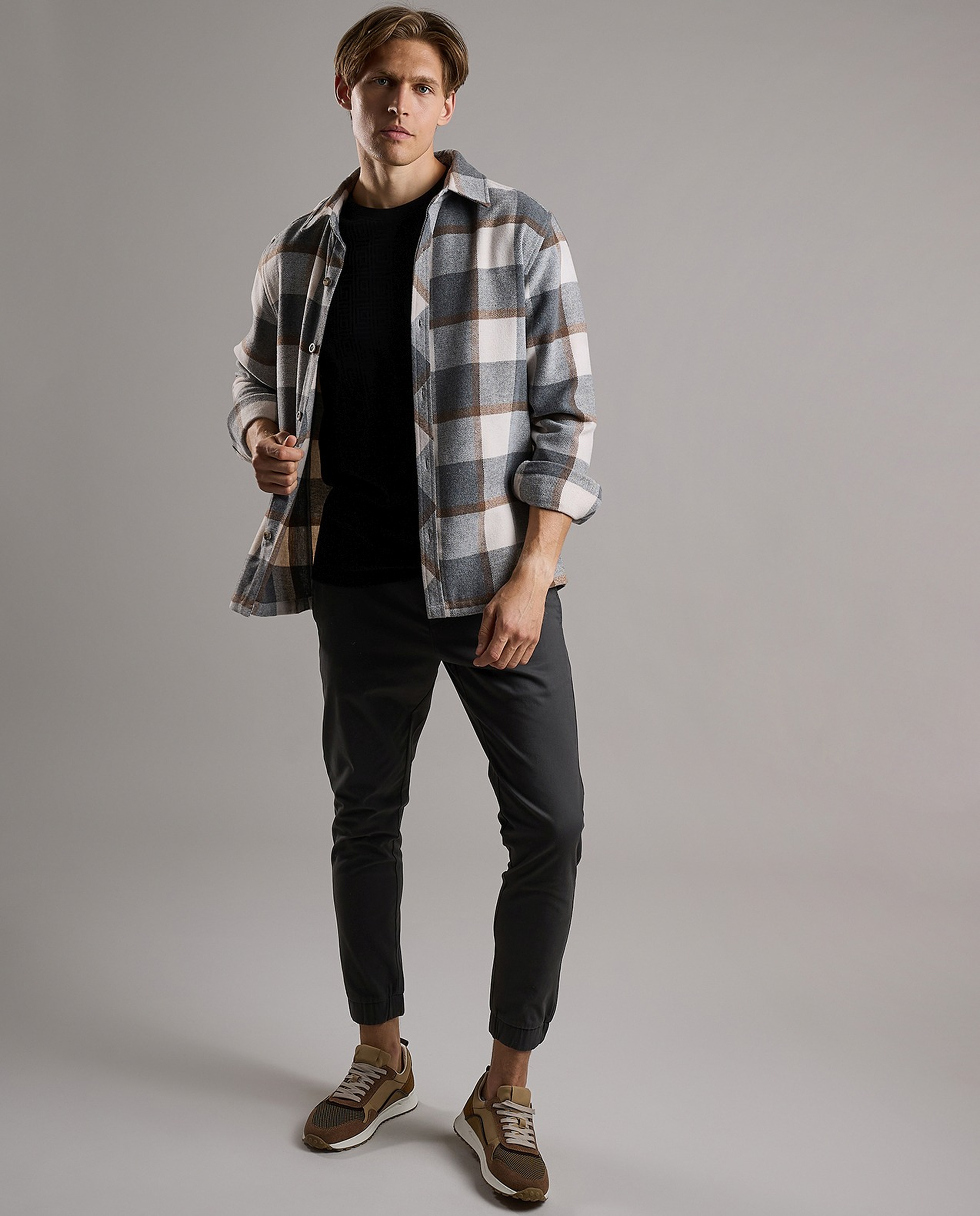 Checked Shirt with Classic Collar and Long Sleeves