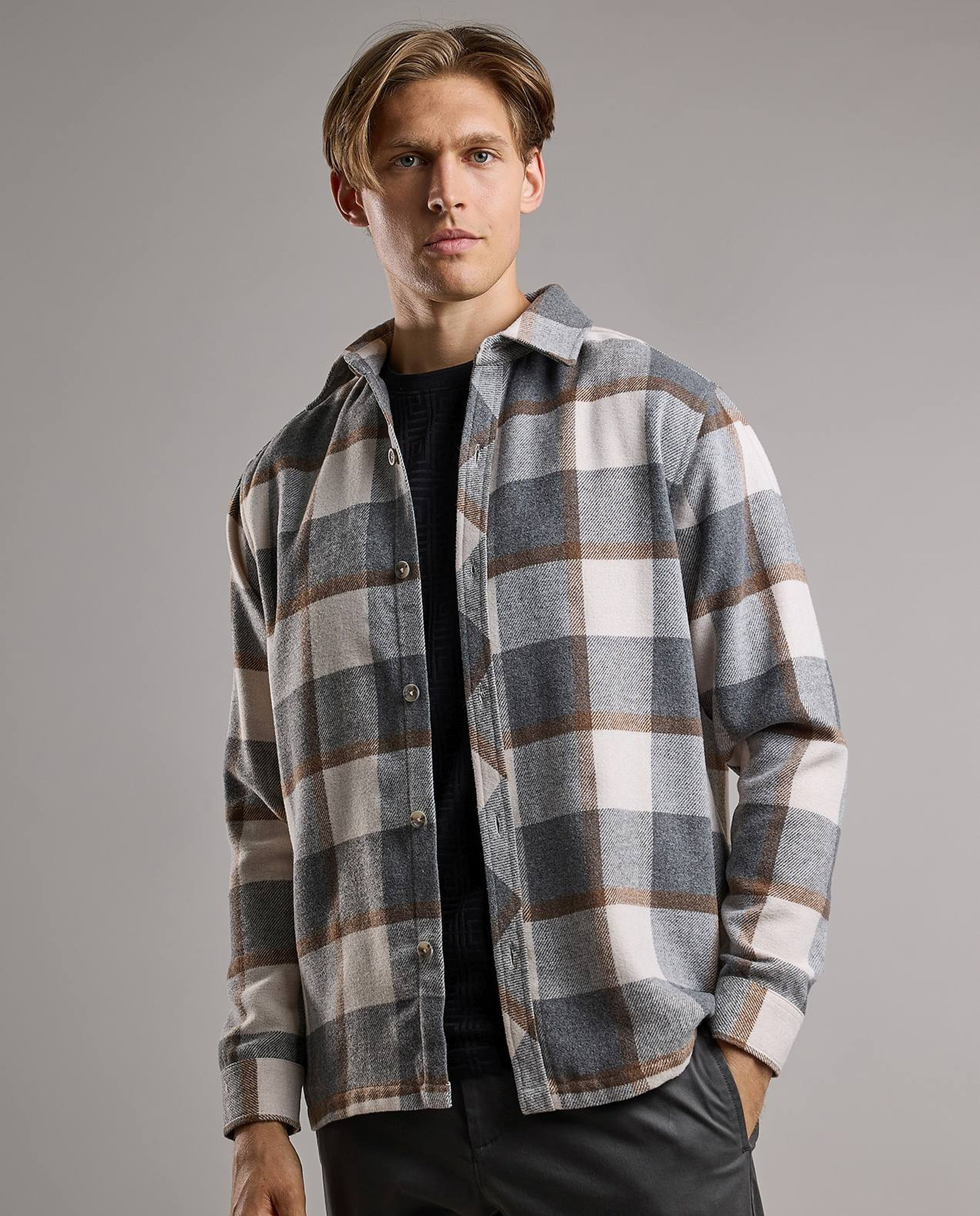 Checked Shirt with Classic Collar and Long Sleeves