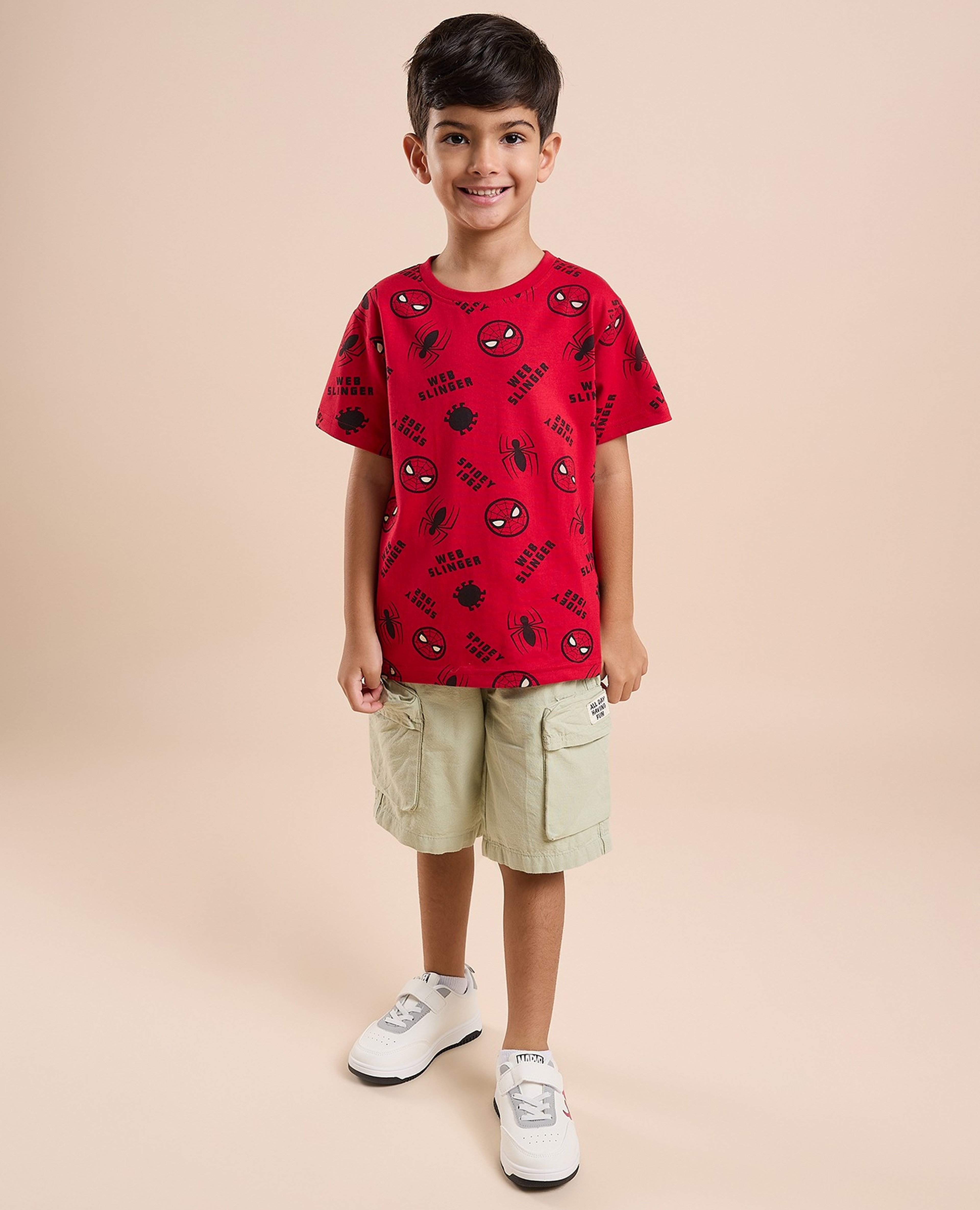 شورت برباط على الخصر