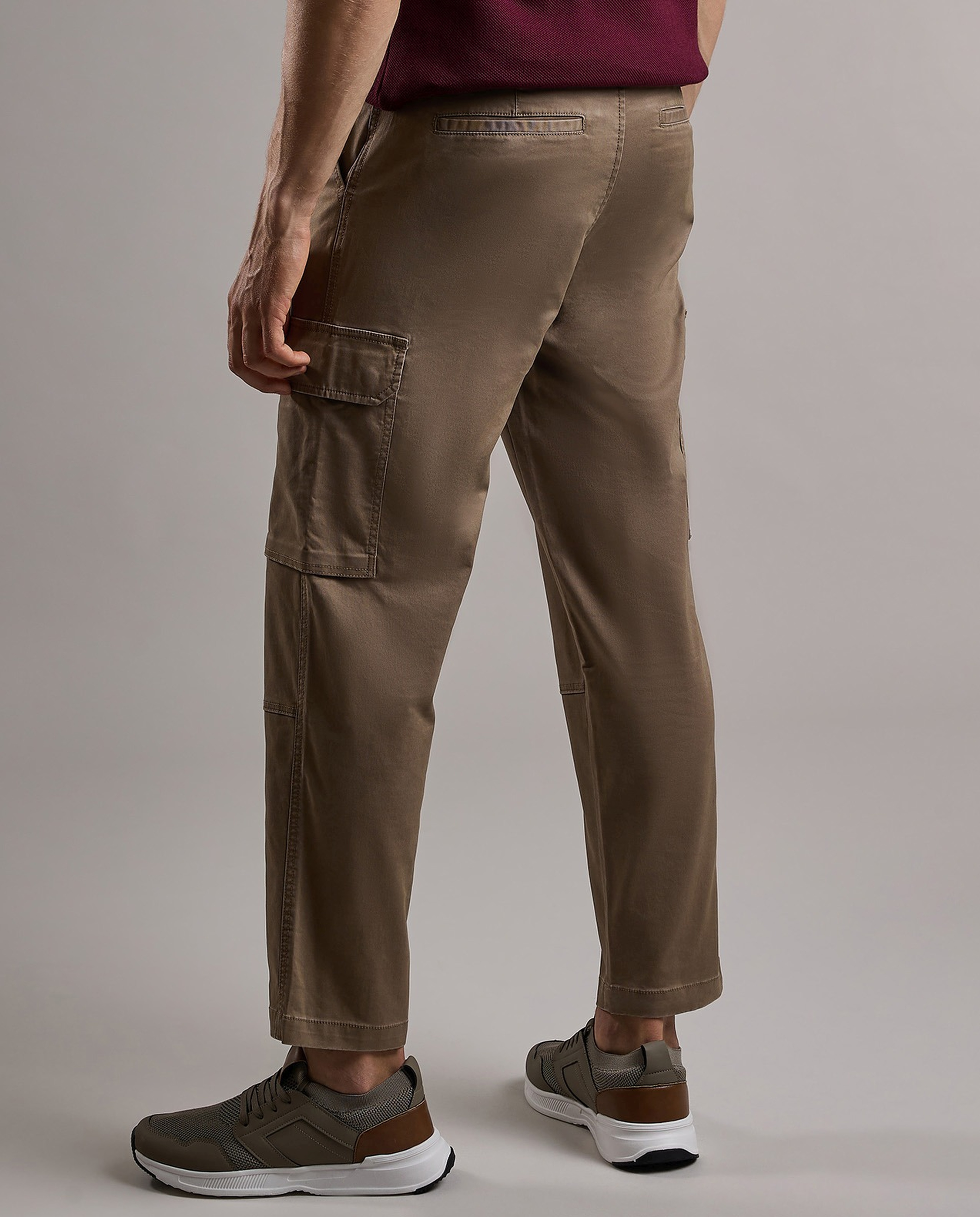 Solid Chinos with Button Closure