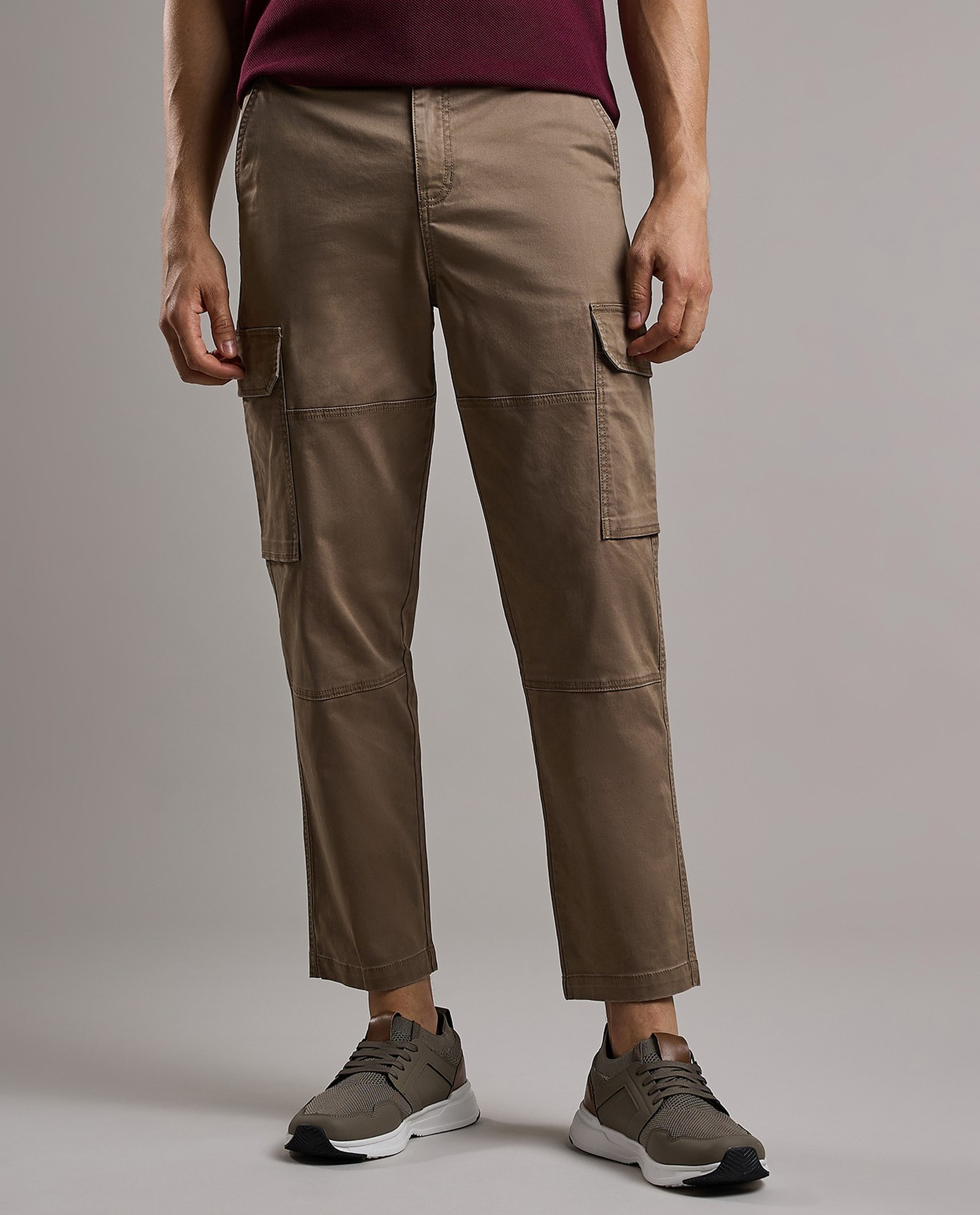 Solid Chinos with Button Closure