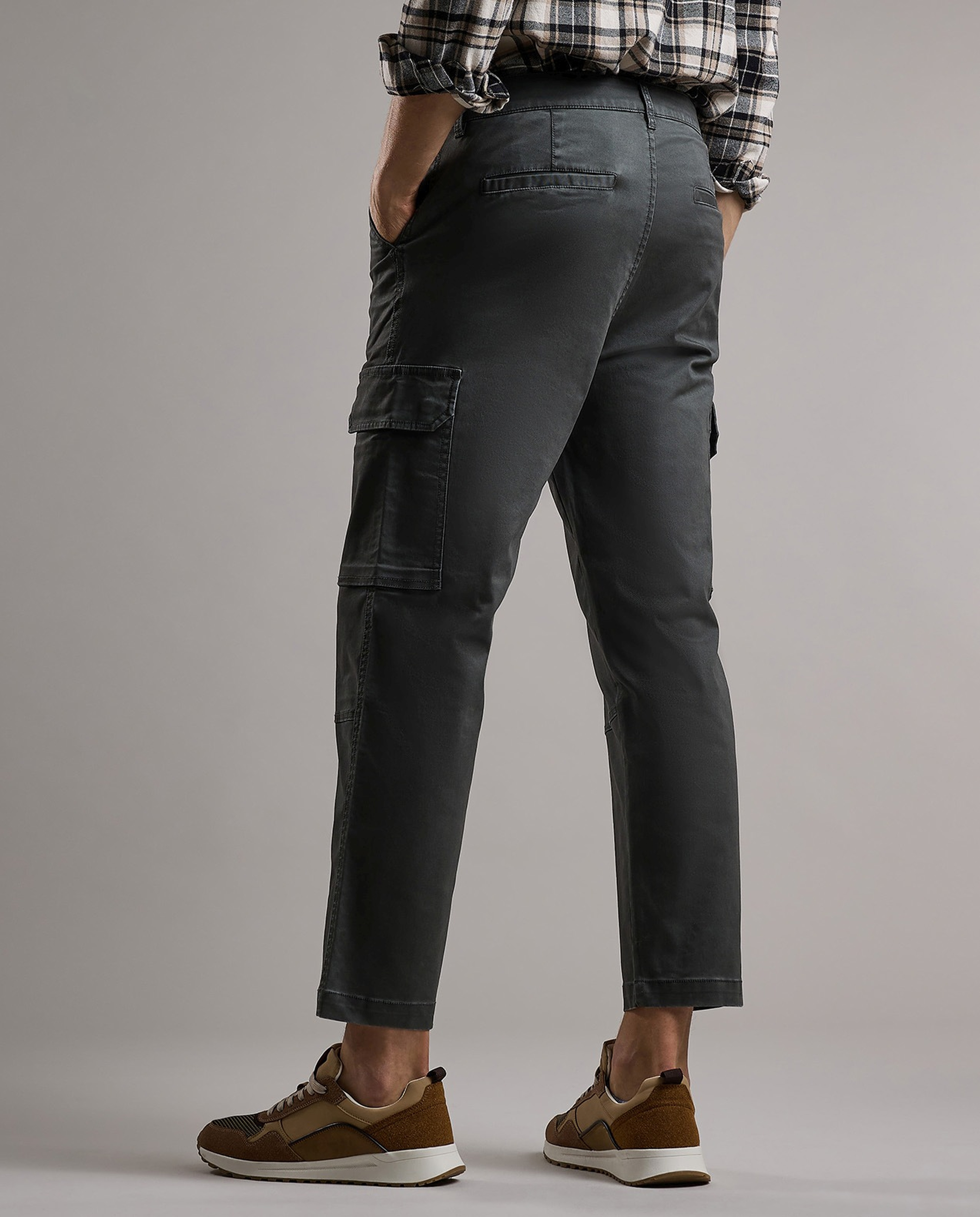 Solid Chinos with Button Closure