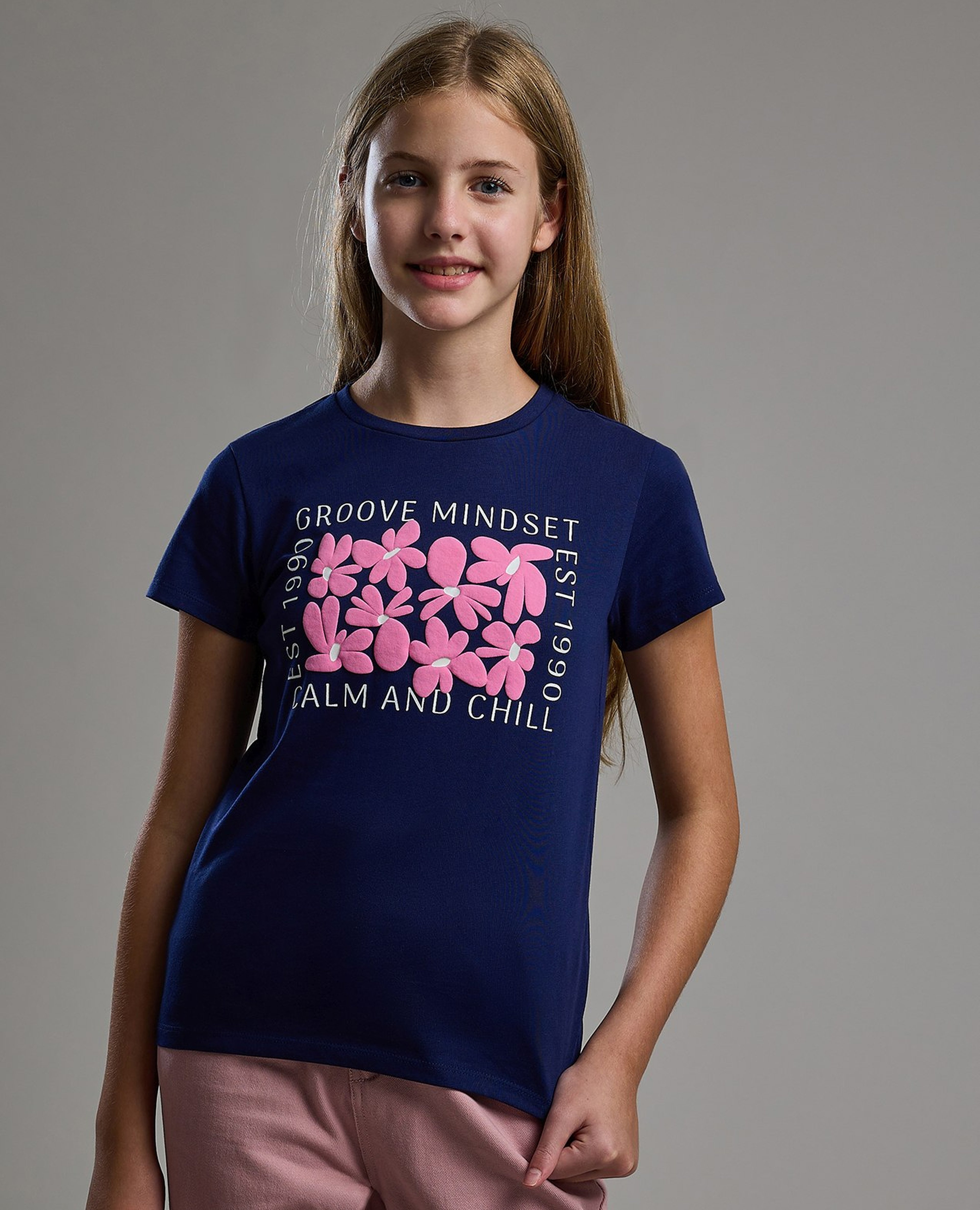 تيشيرت برقبة مستديرة وكم قصير