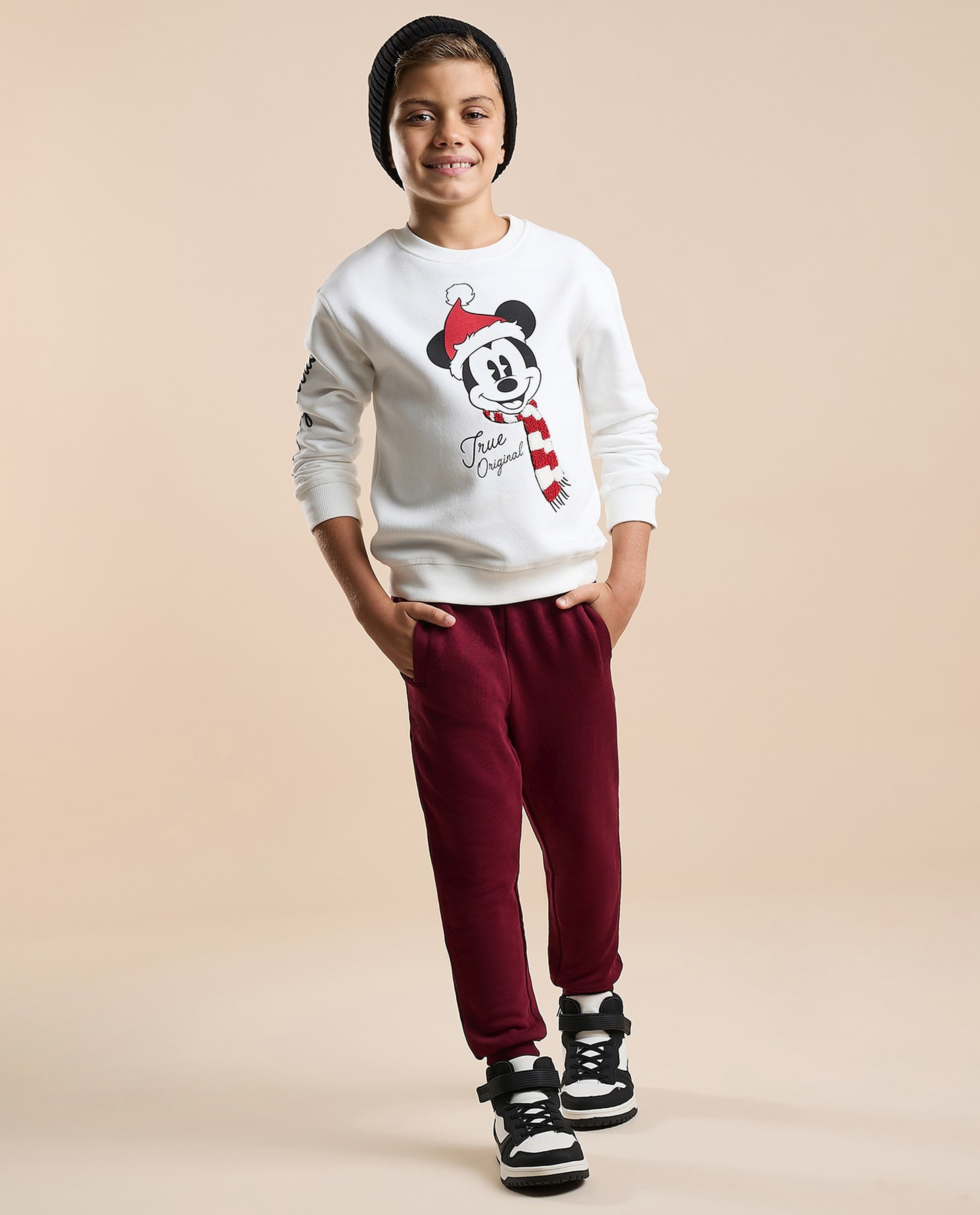 Mickey Mouse Print Sweatshirt with Crew Neck and Long Sleeves
