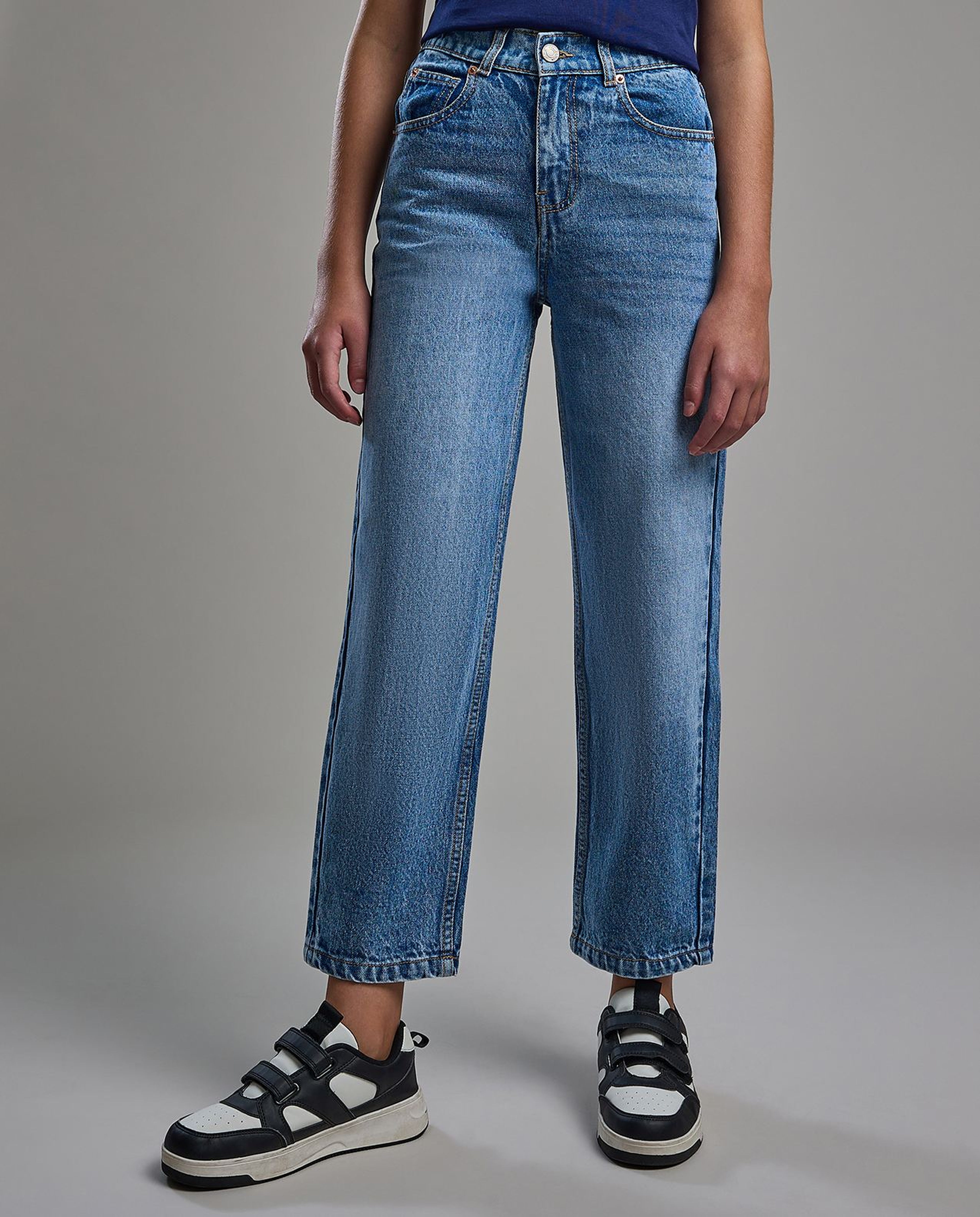 Faded Mom Fit Jeans