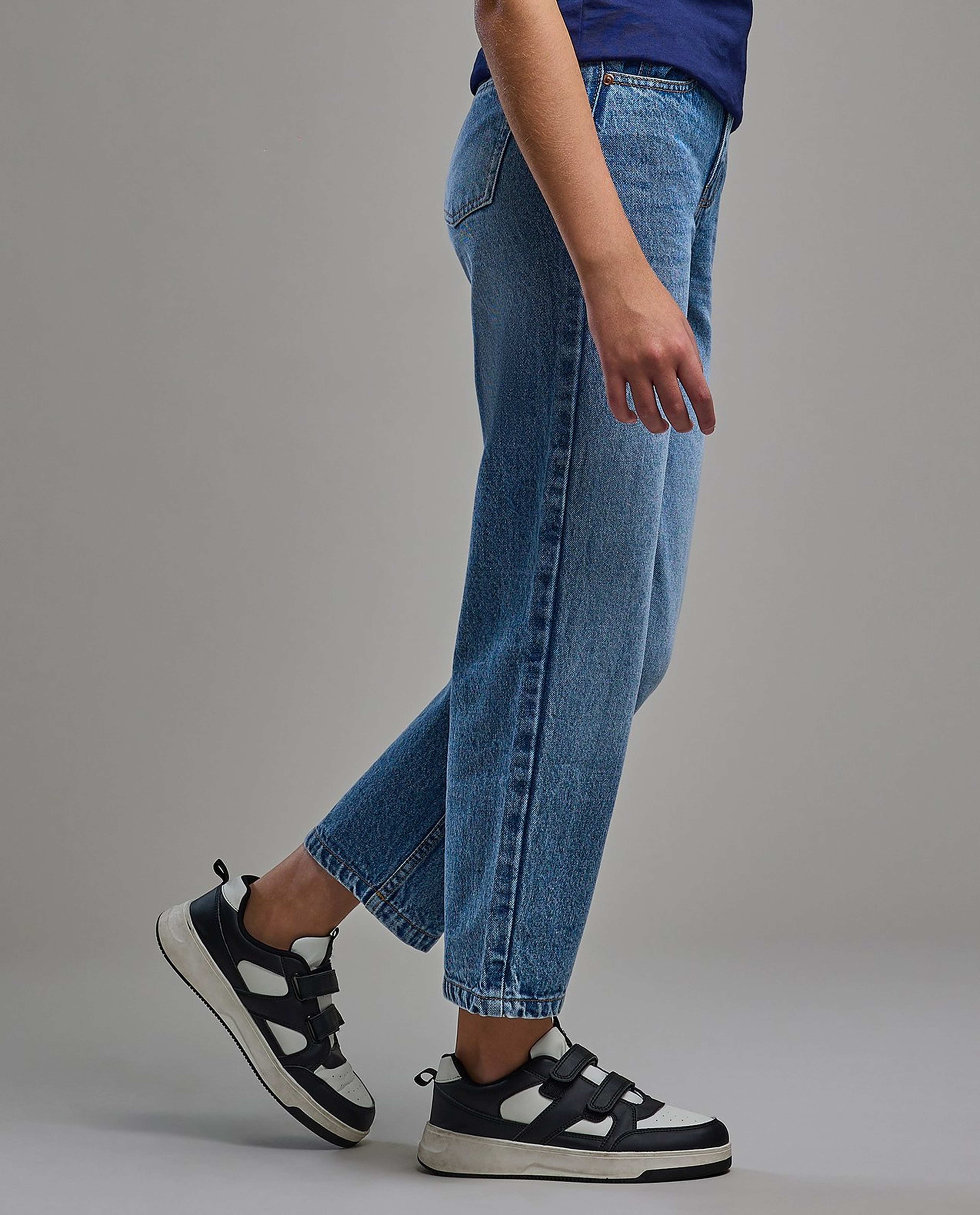 Faded Mom Fit Jeans
