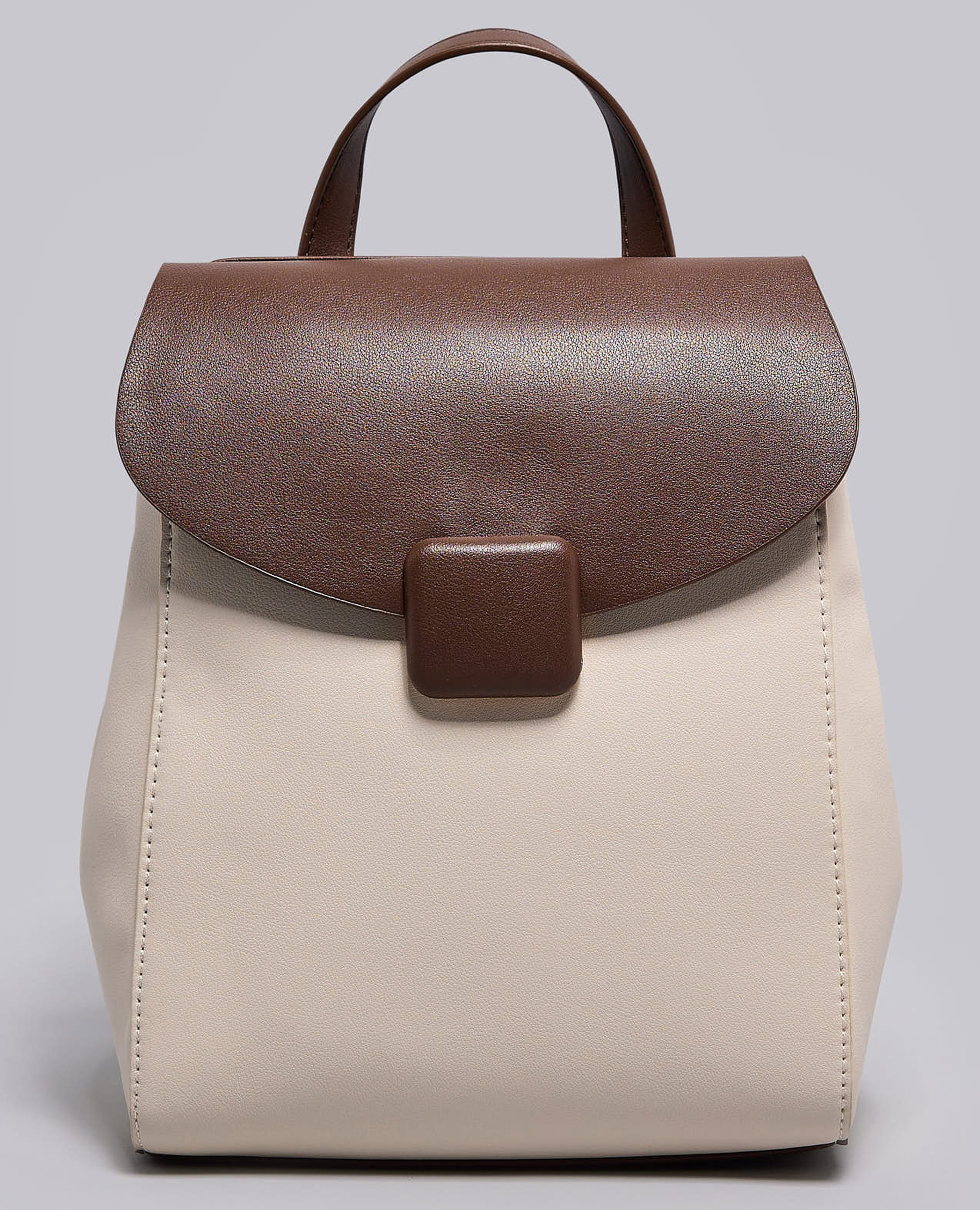 شنطة ظهر بلونين بقفل فلاب