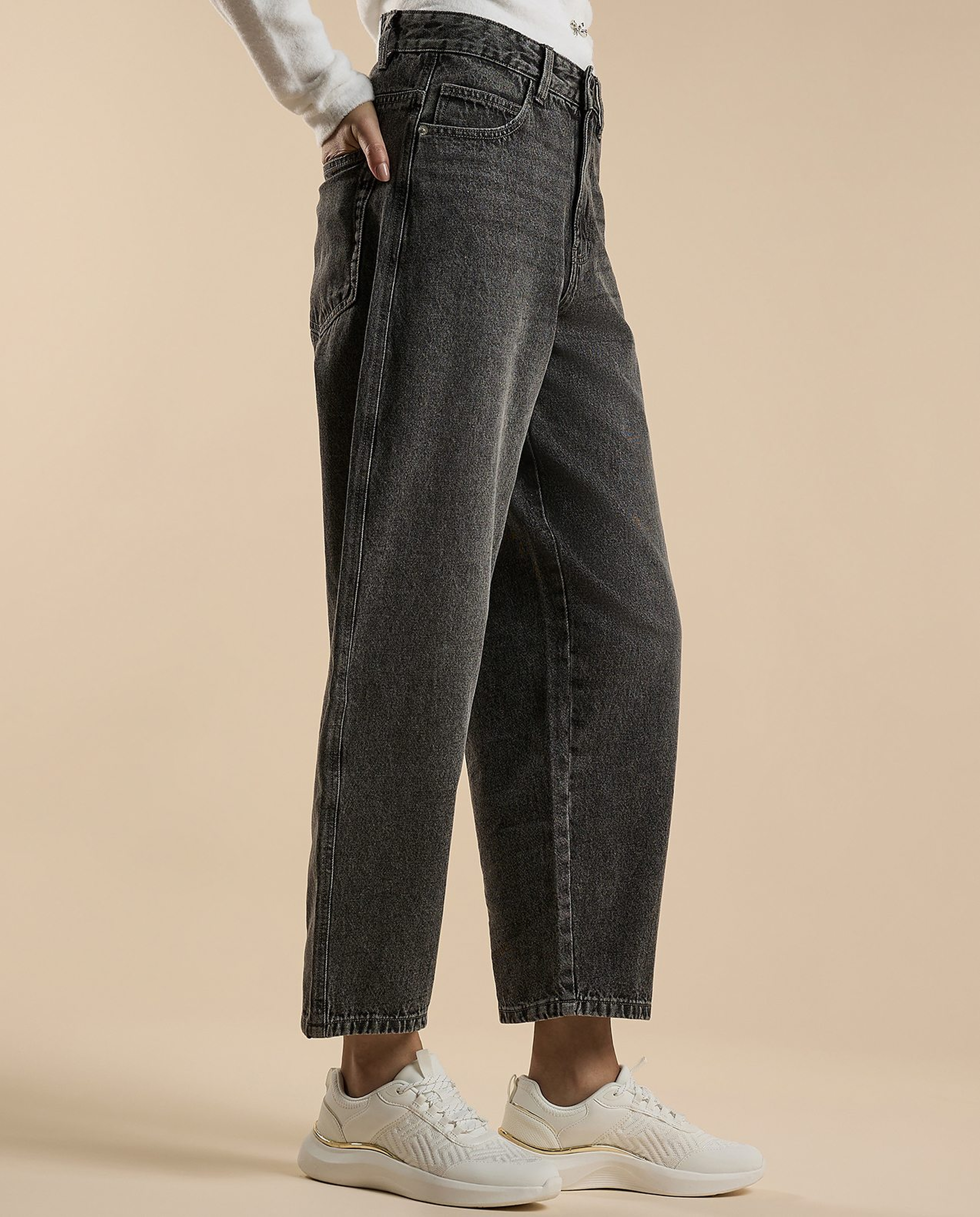 Washed Pleated Jeans with Button Closure