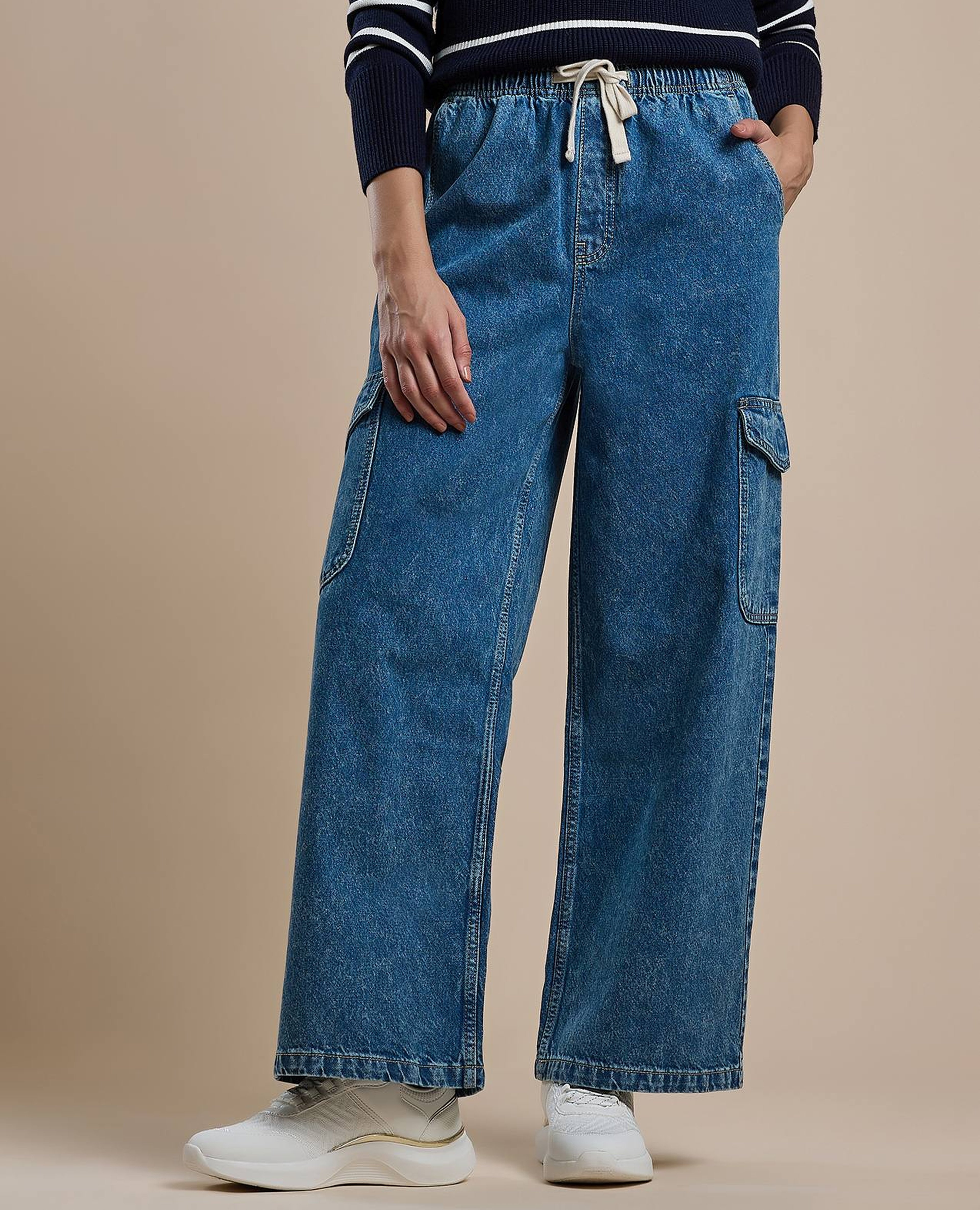 بنطال جينز كارغو برباط على الخصر