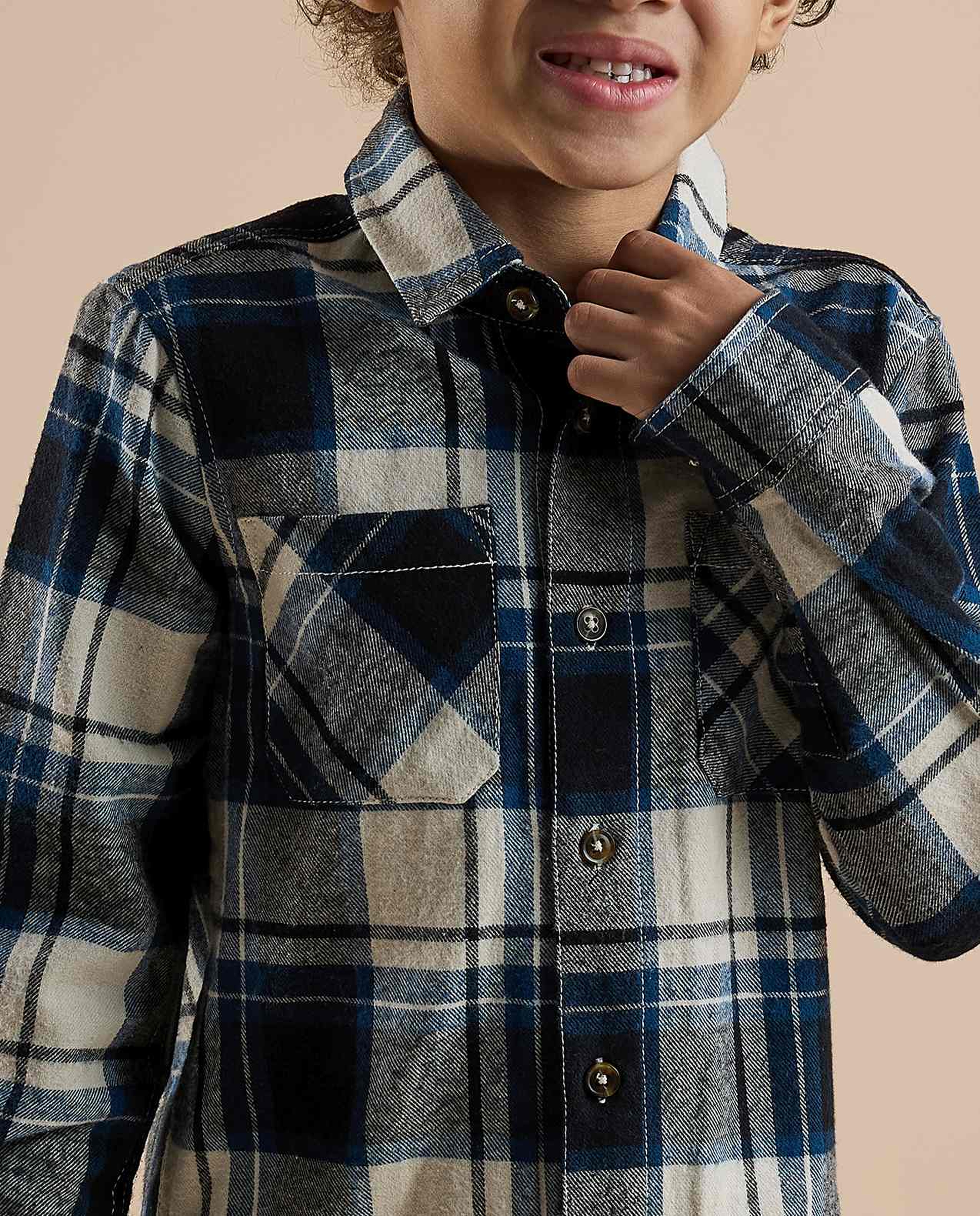 Plaid Shirt with Classic  Collar and Long Sleeves