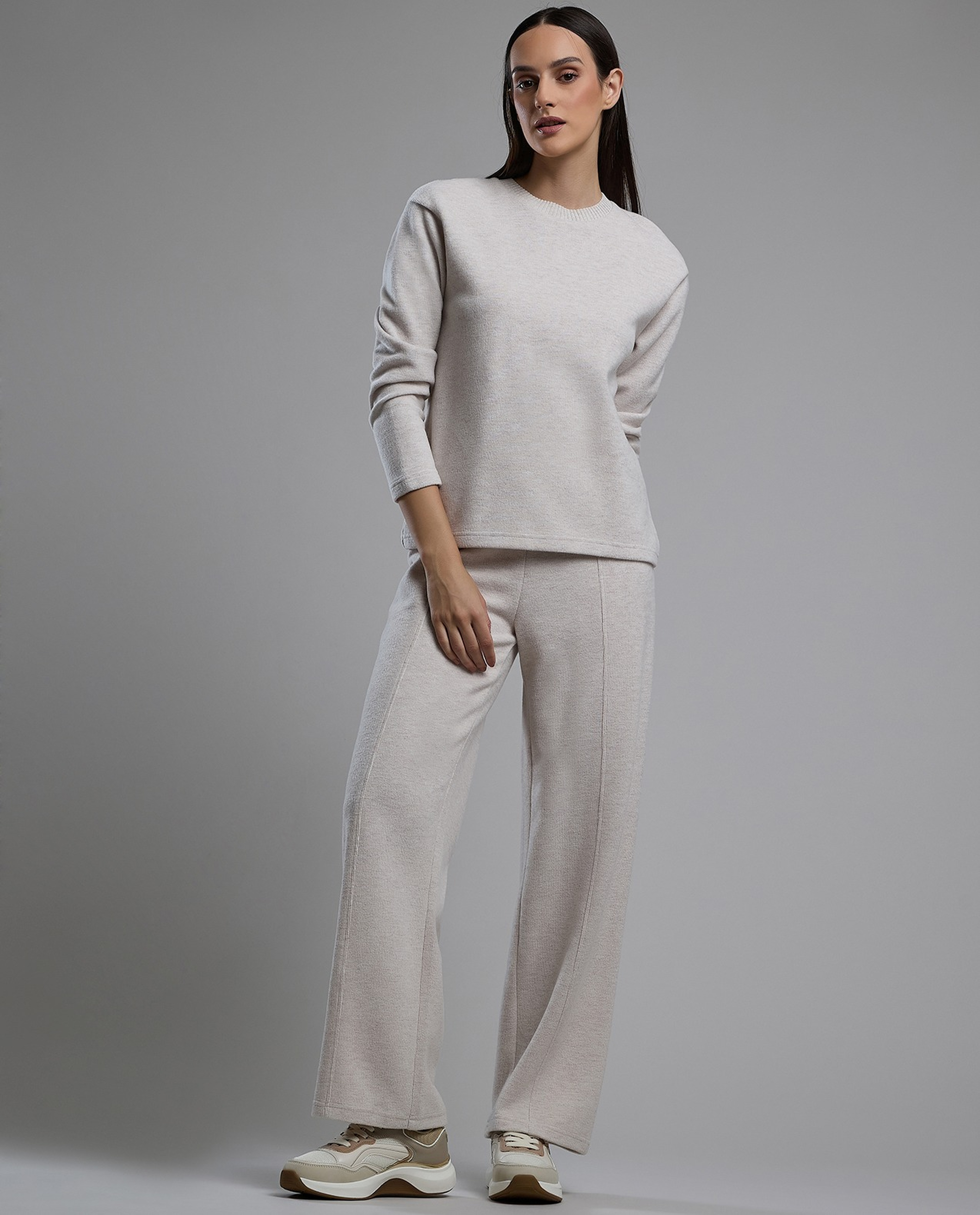 Solid Sweater with Crew Neck and Long Sleeves