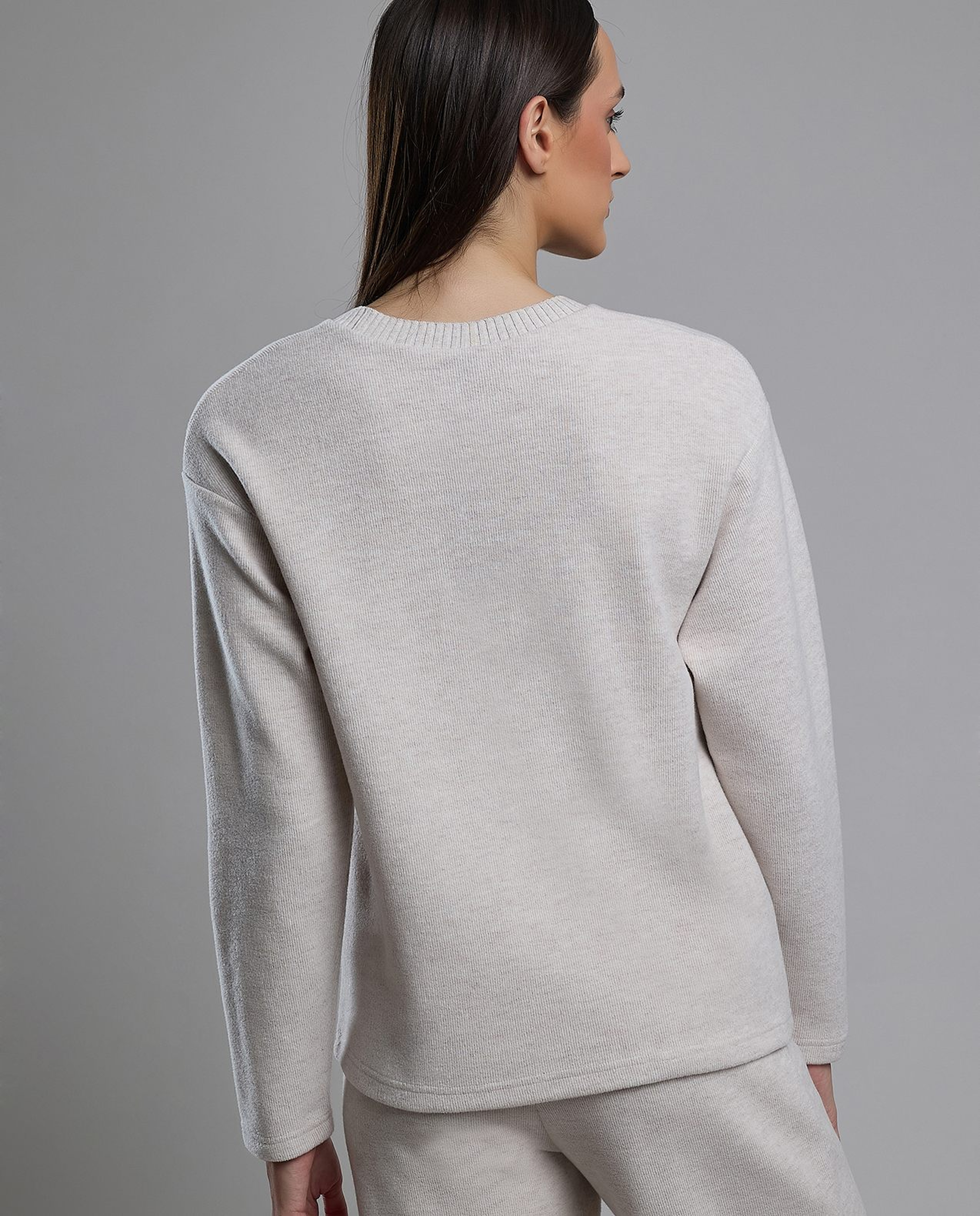 Solid Sweater with Crew Neck and Long Sleeves