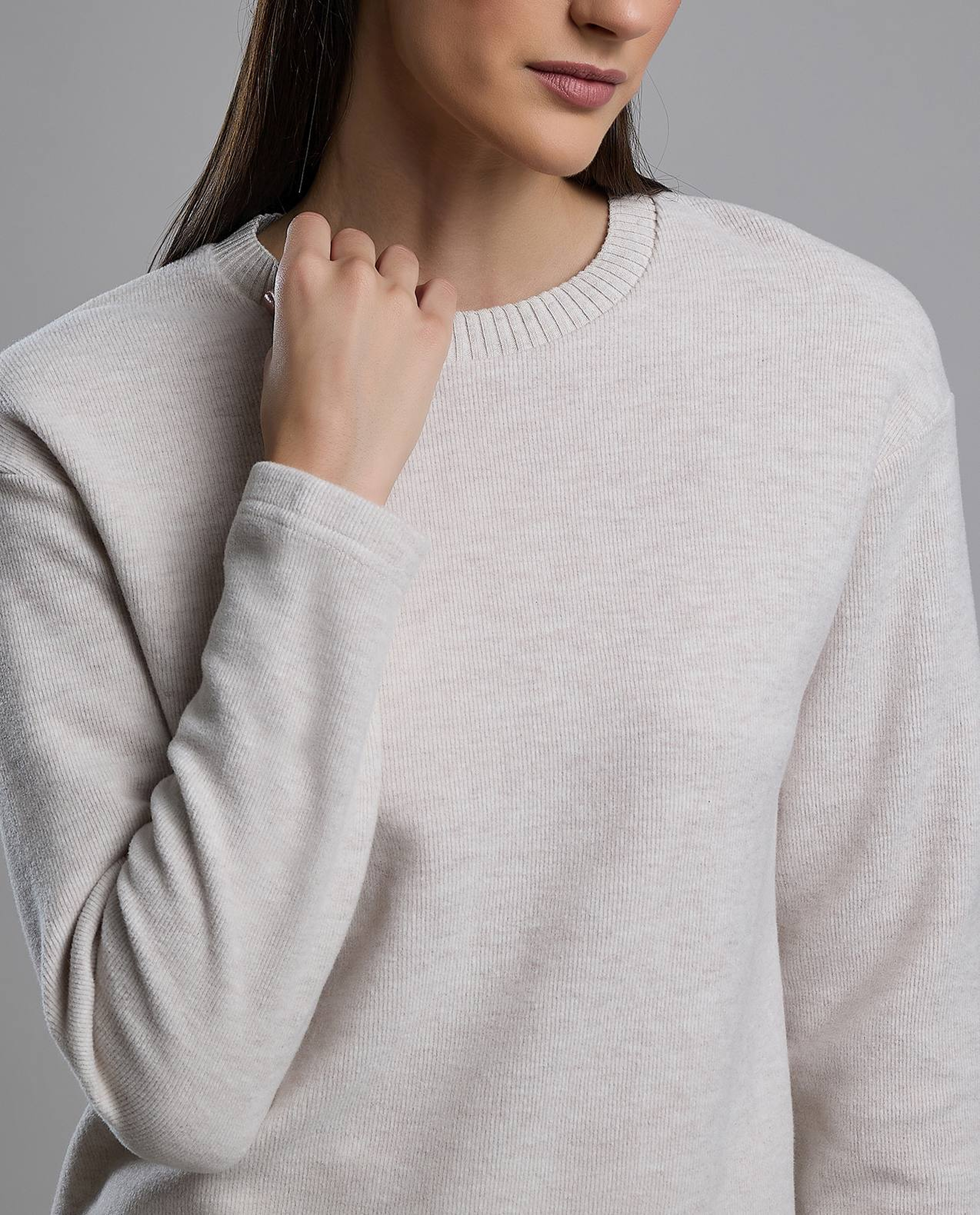 Solid Sweater with Crew Neck and Long Sleeves