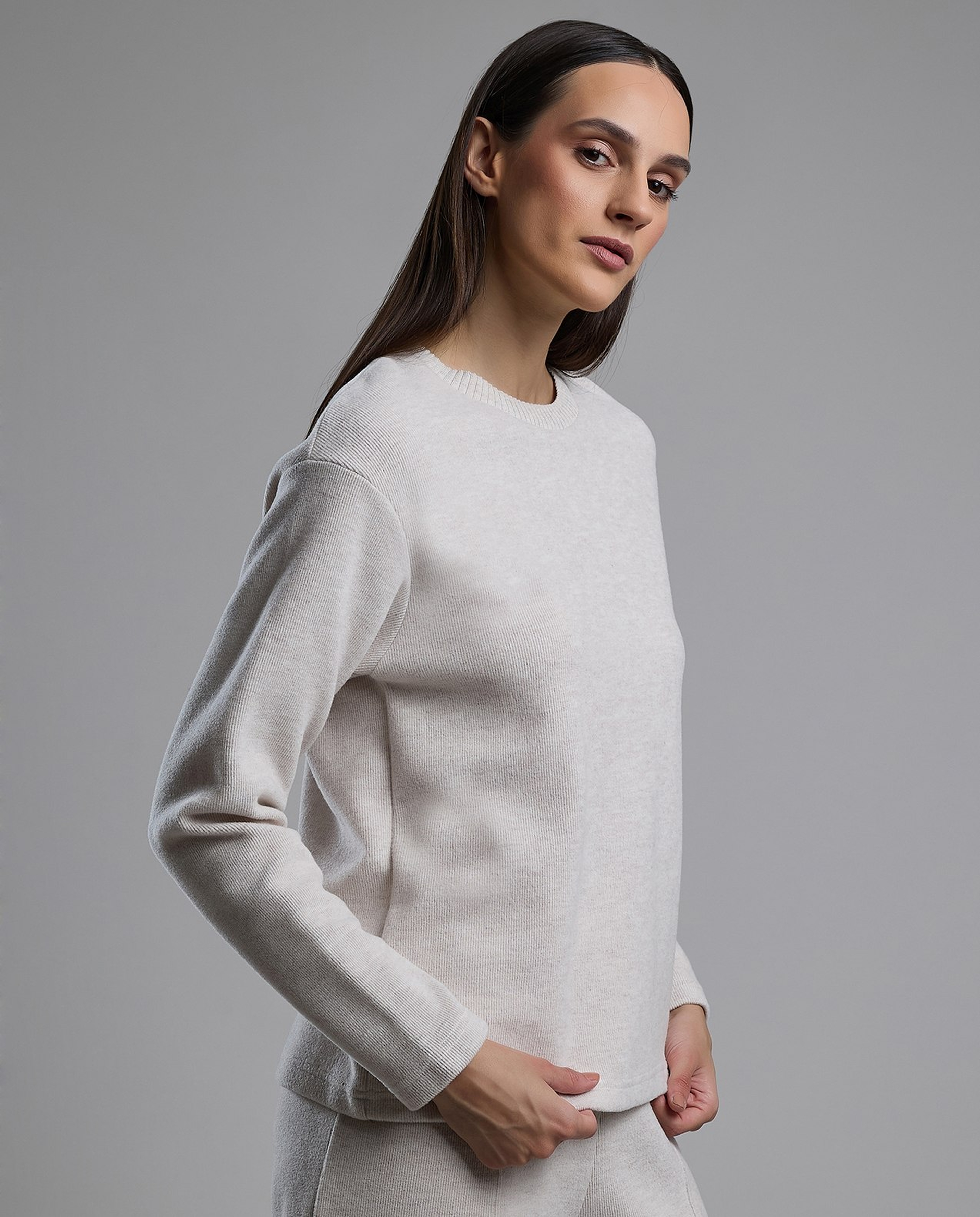 Solid Sweater with Crew Neck and Long Sleeves