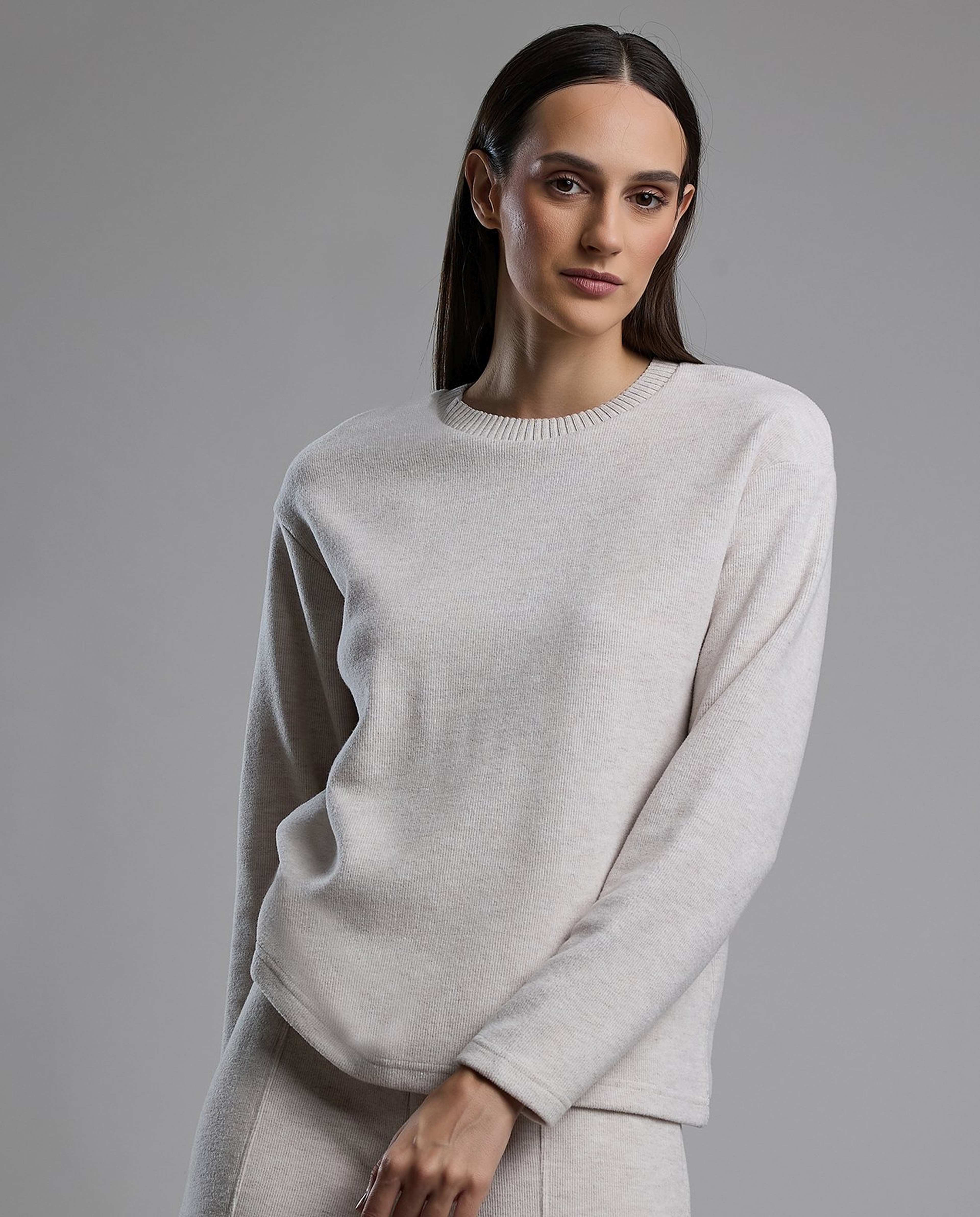 Solid Sweater with Crew Neck and Long Sleeves