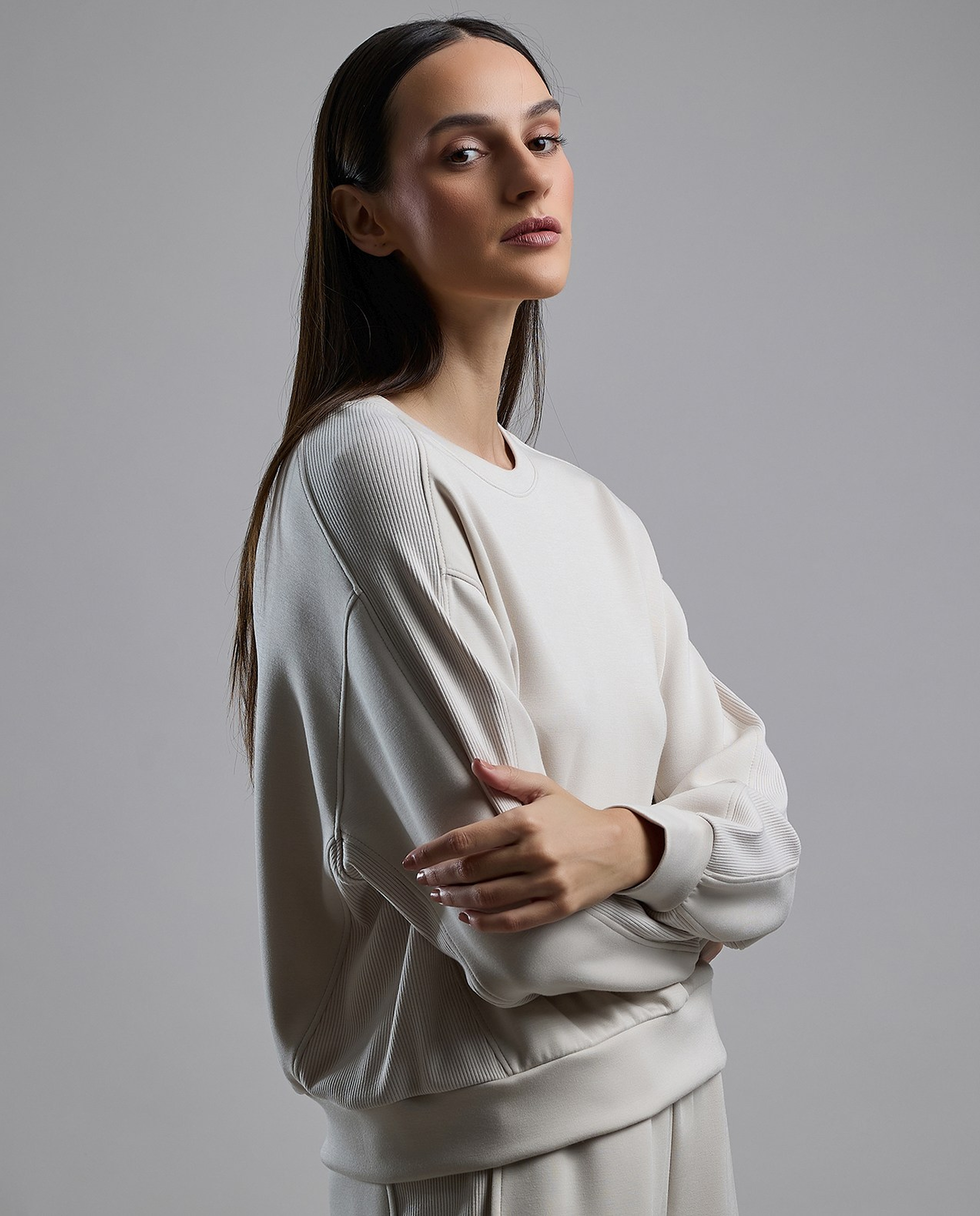 Solid Sweatshirt with Crew Neck and Long Sleeves