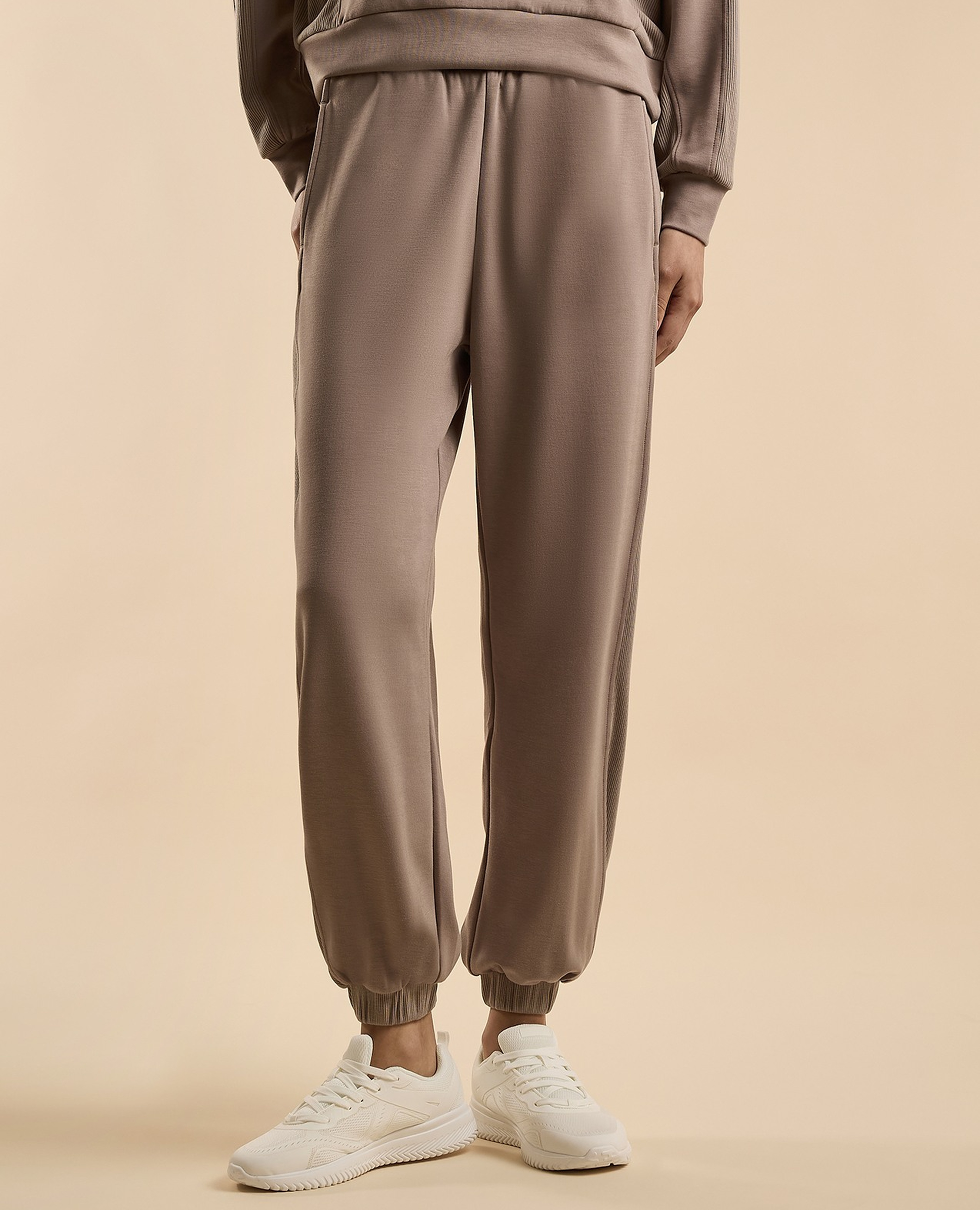 جوغر سادة برباط على الخصر