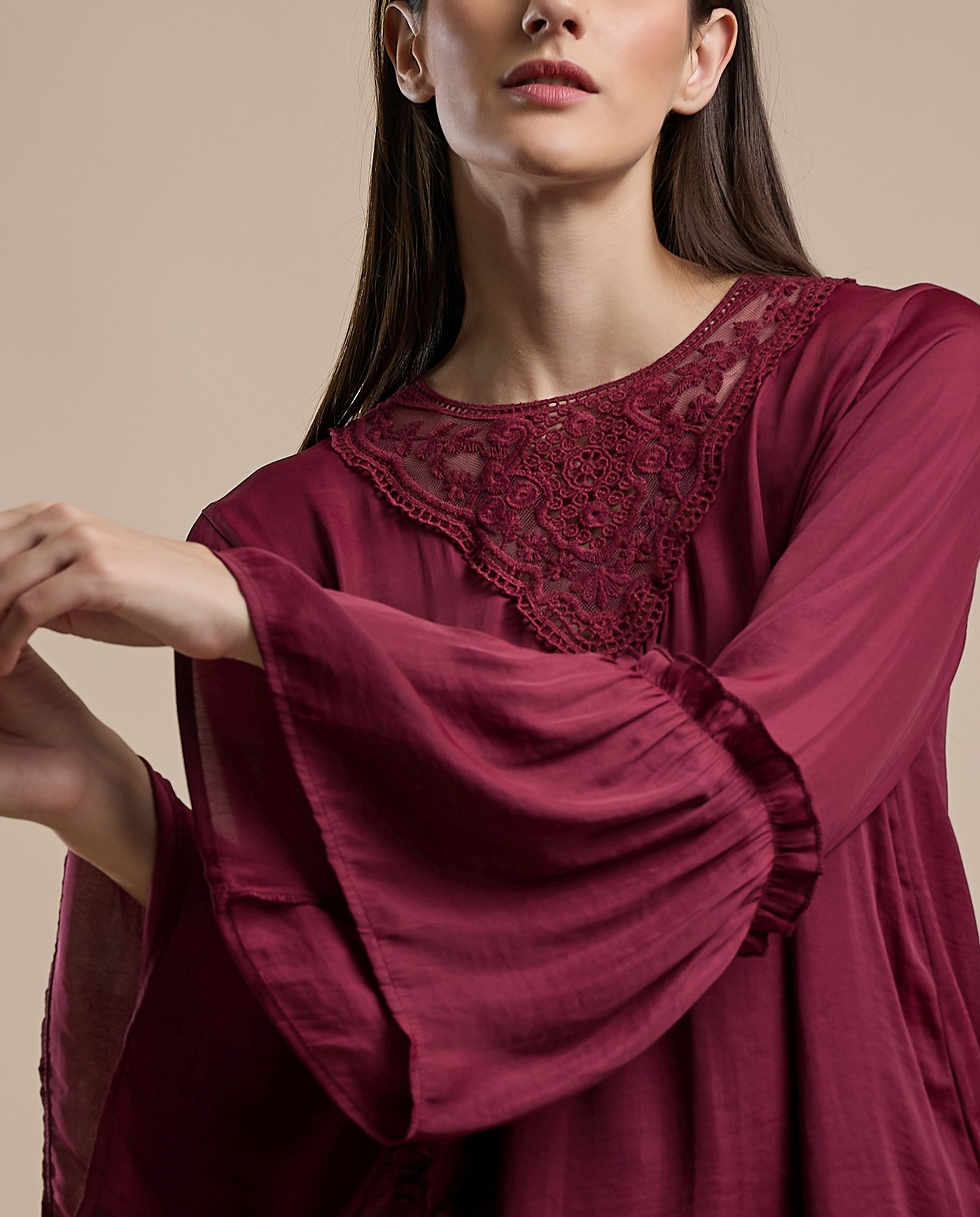 Laced Top with Crew Neck and Flounce Sleeves