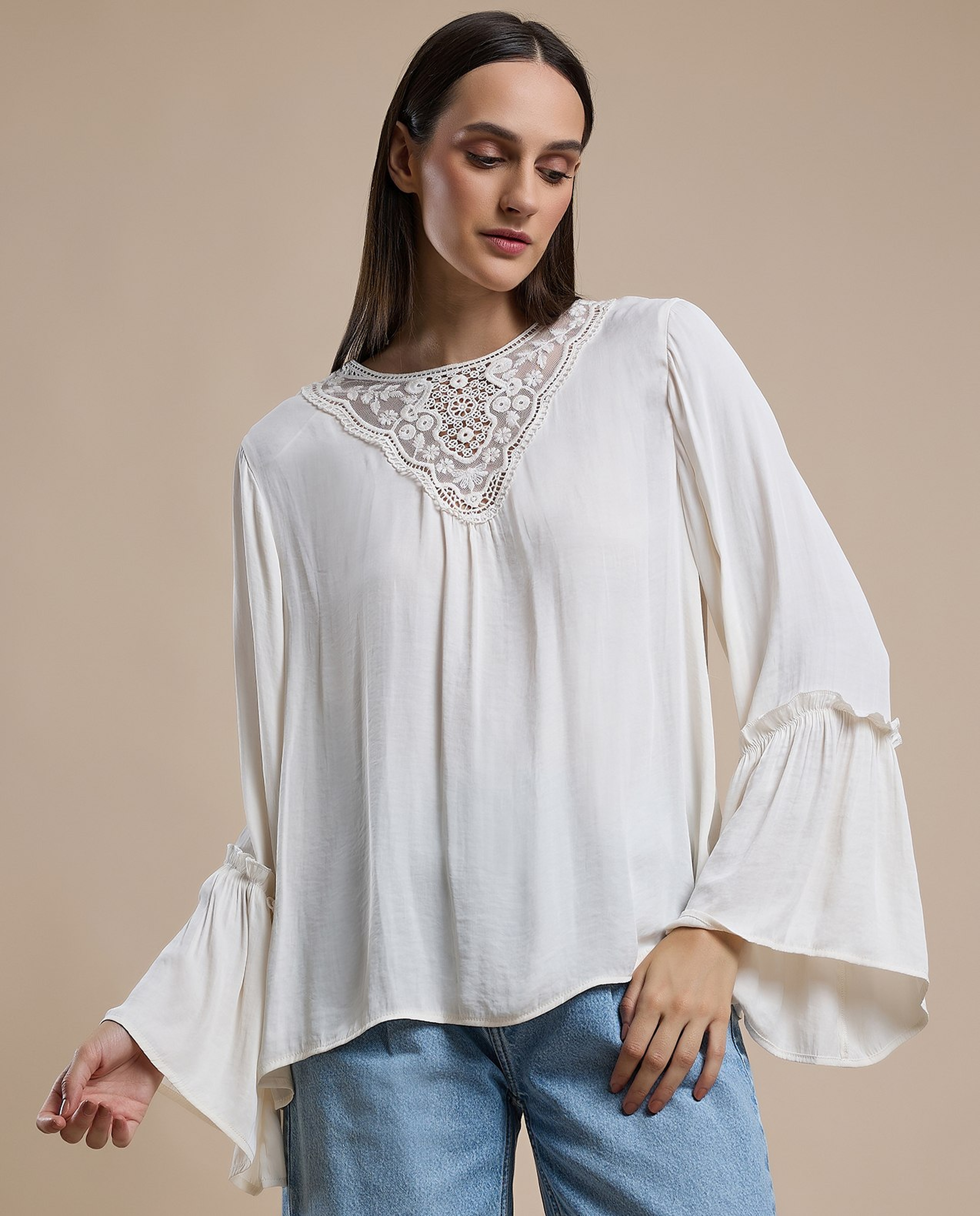 Laced Top with Crew Neck and Flounce Sleeves