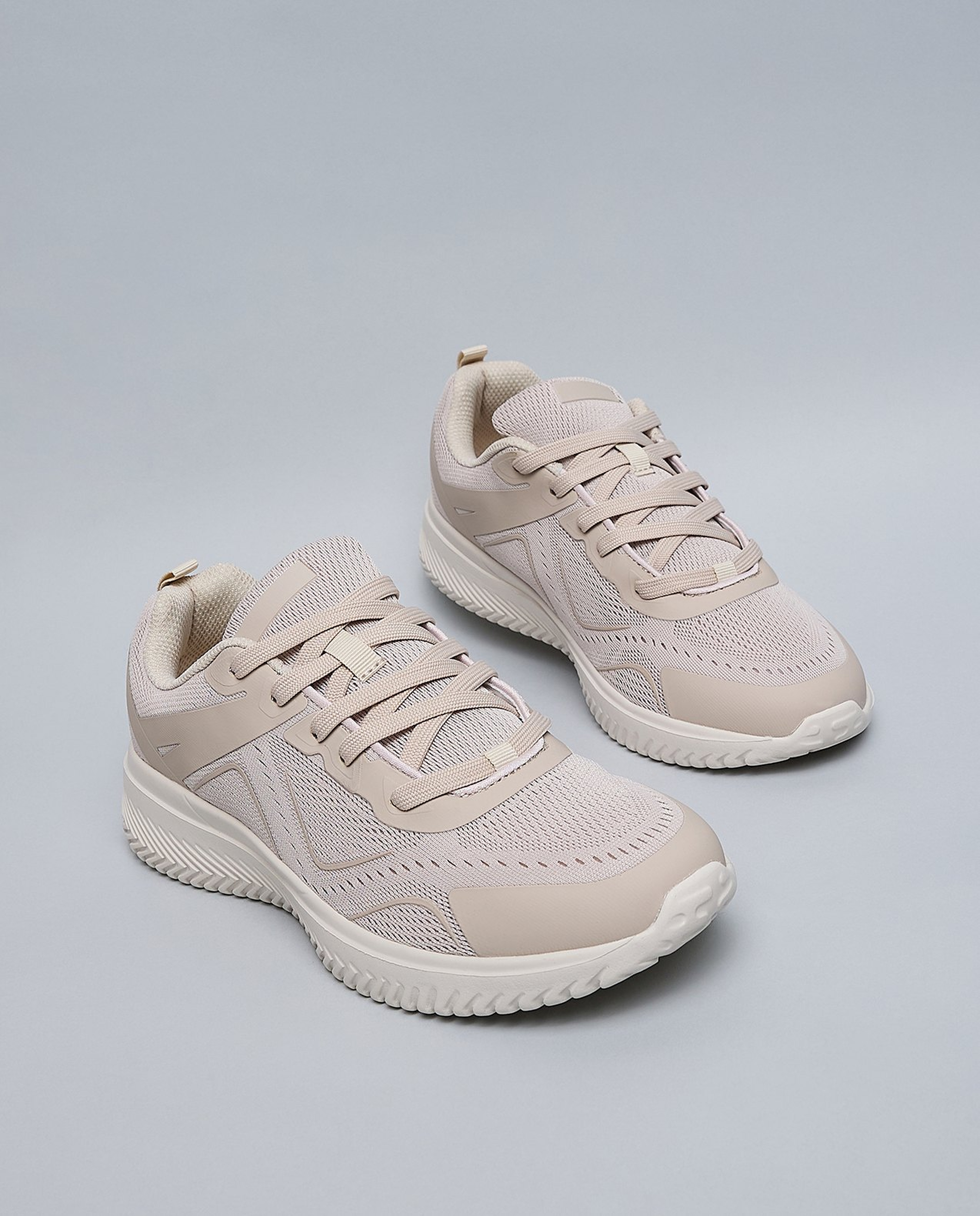 Knitted Lace Up Sports Shoes