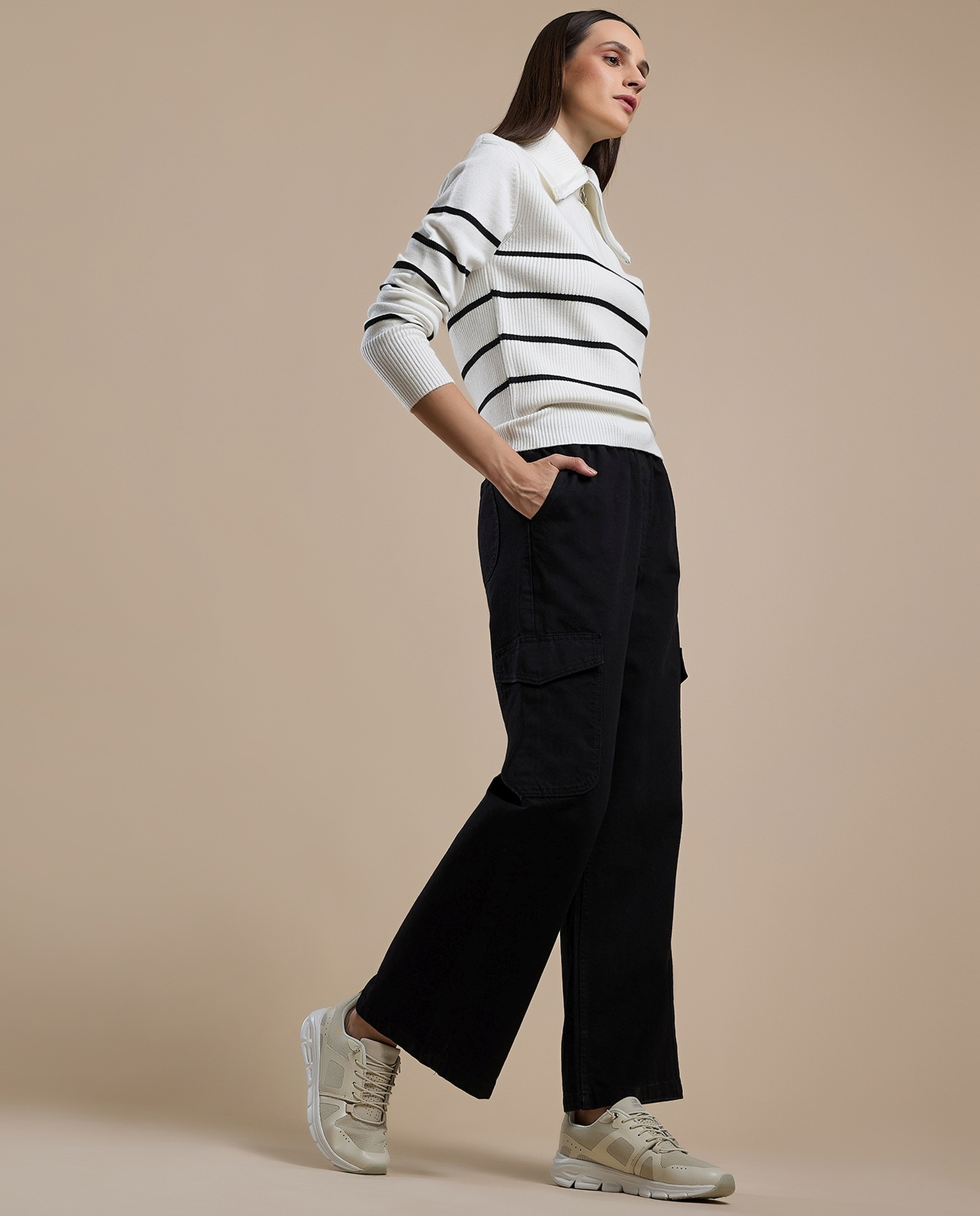 Mesh Detail Lace Up Sports Shoes