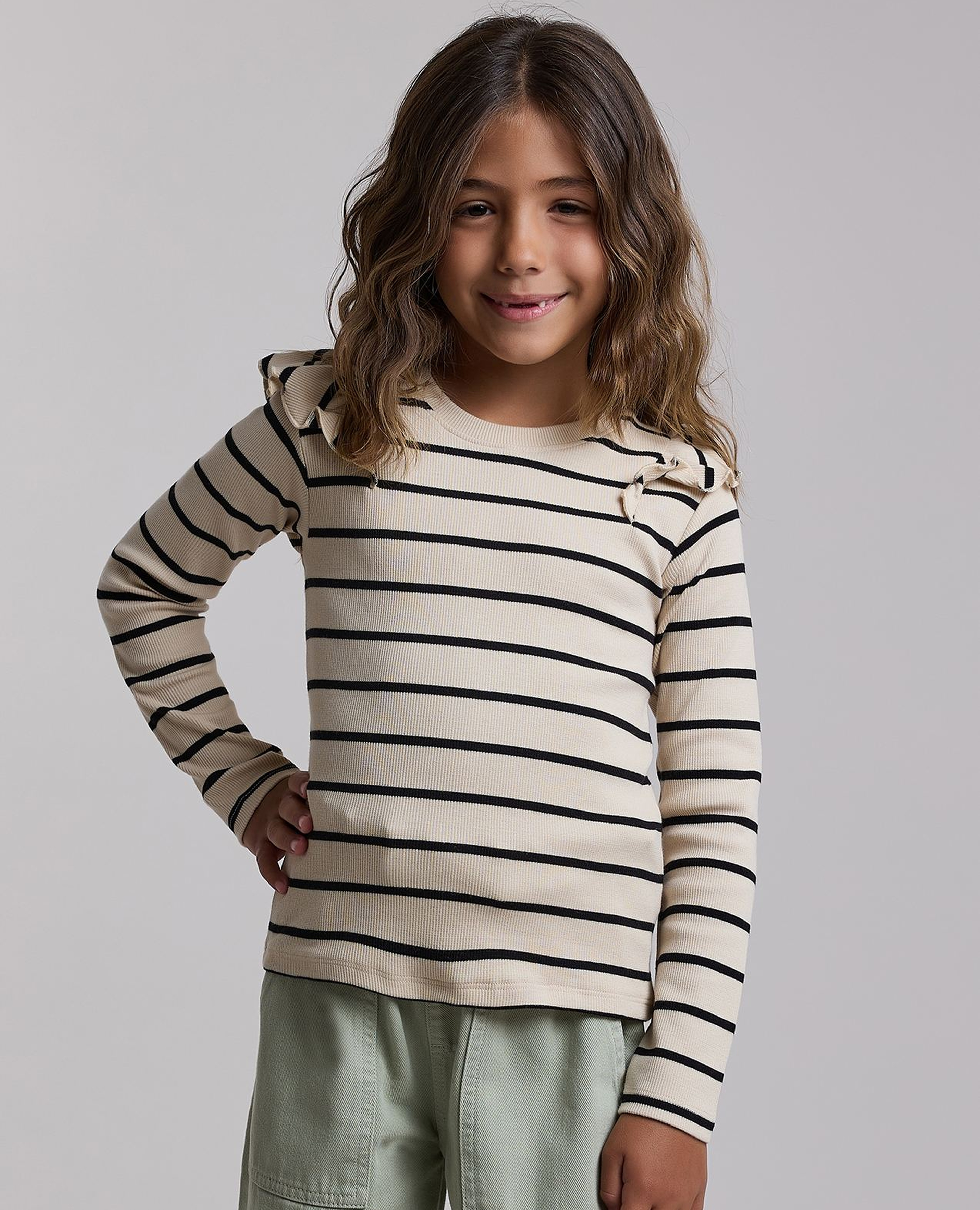 تيشيرت مخطط برقبة مستديرة وكم طويل