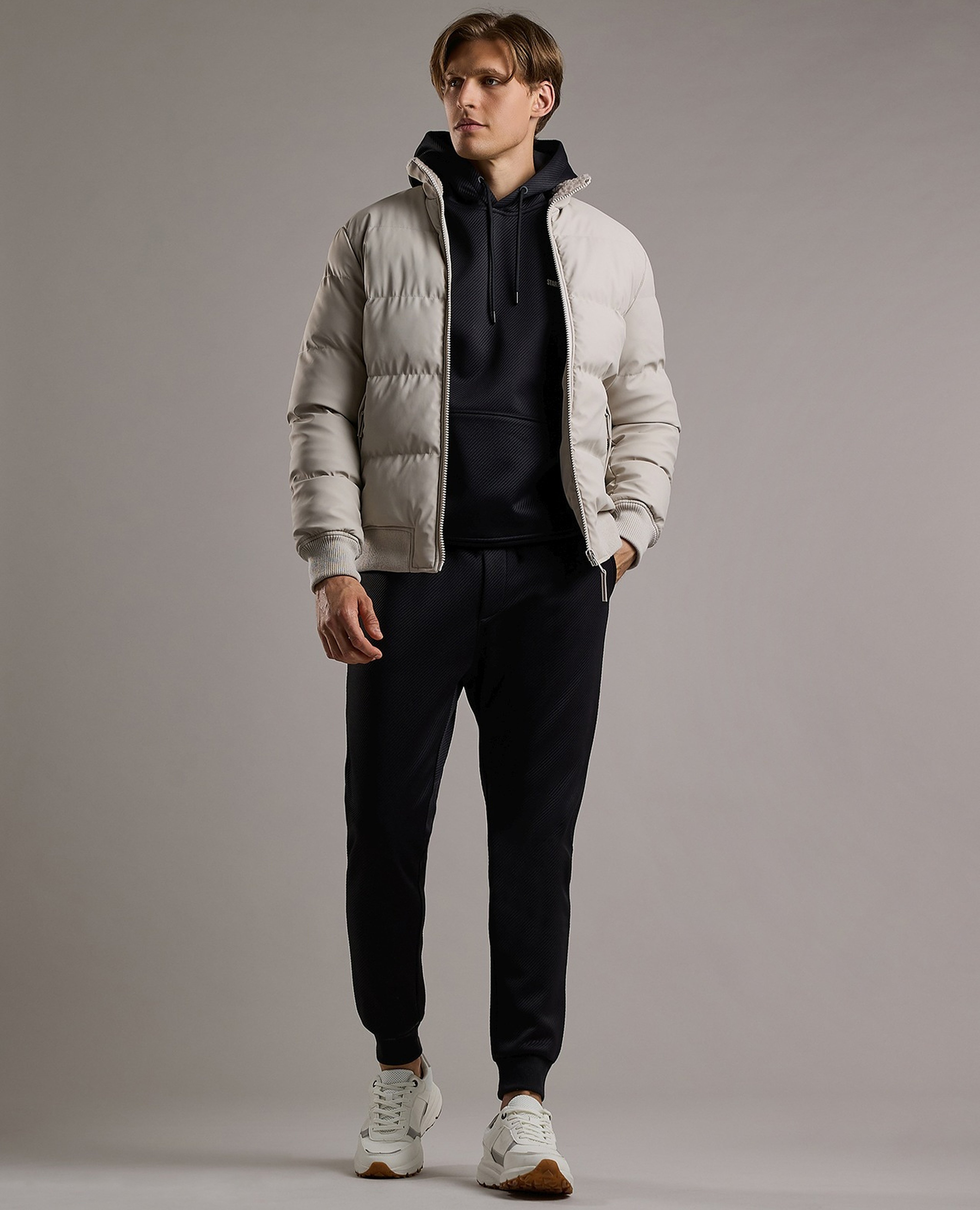 جوغر سادة برباط على الخصر