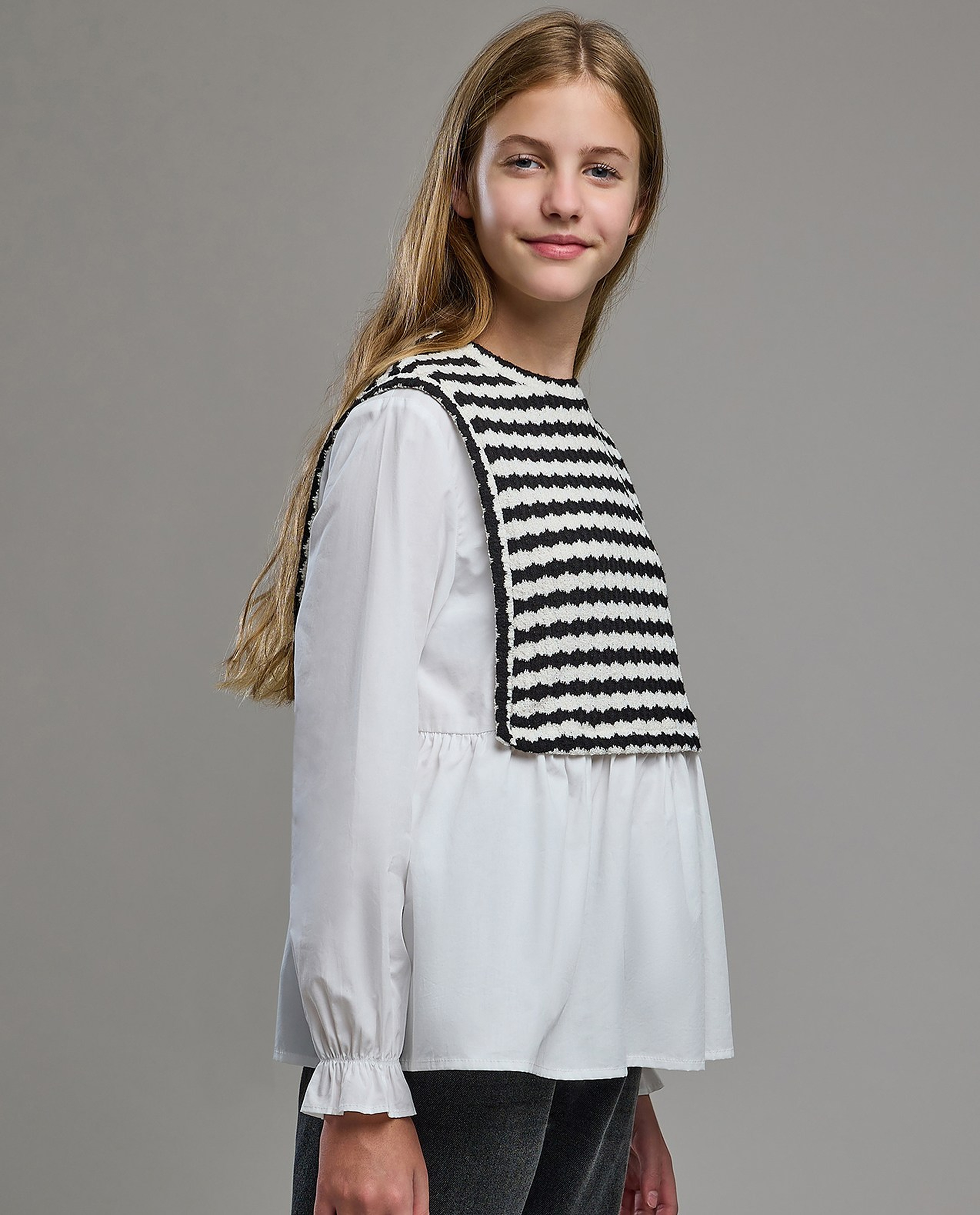 Knit Detail Top with Crew Neck and Puff Sleeves