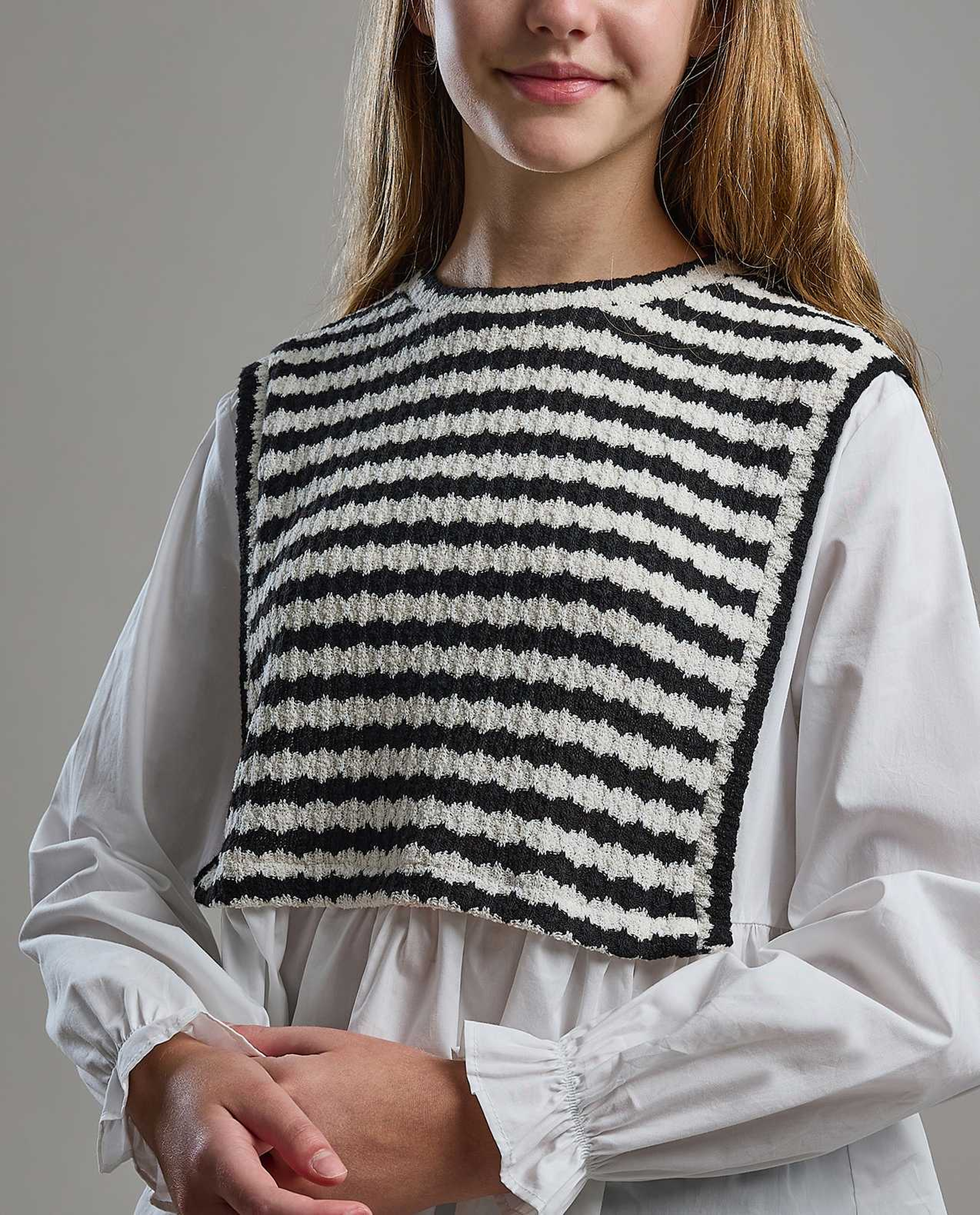 Knit Detail Top with Crew Neck and Puff Sleeves